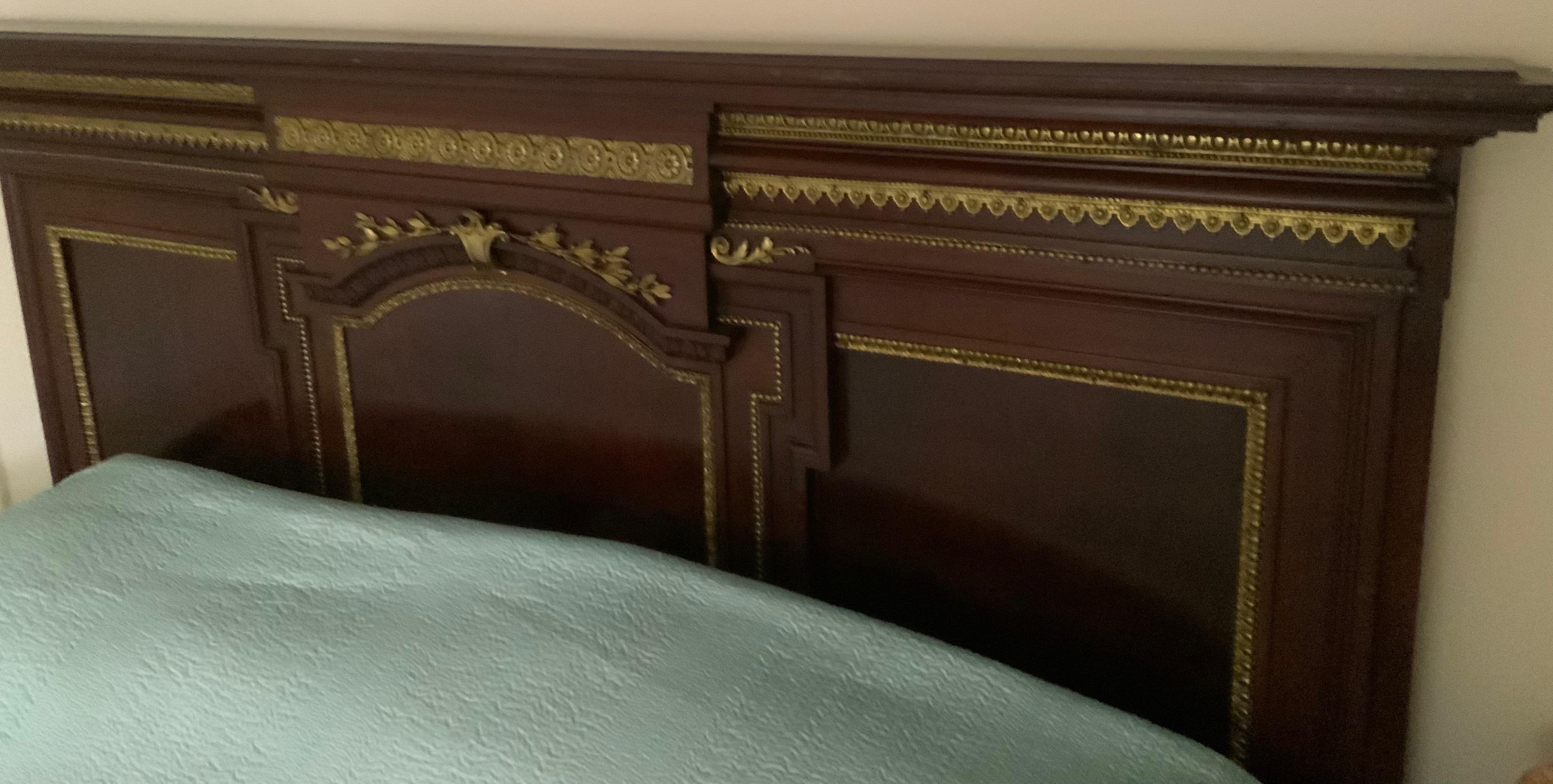 Antique French Kingsize bed, mahogany with gilt bronze accent For Sale 4
