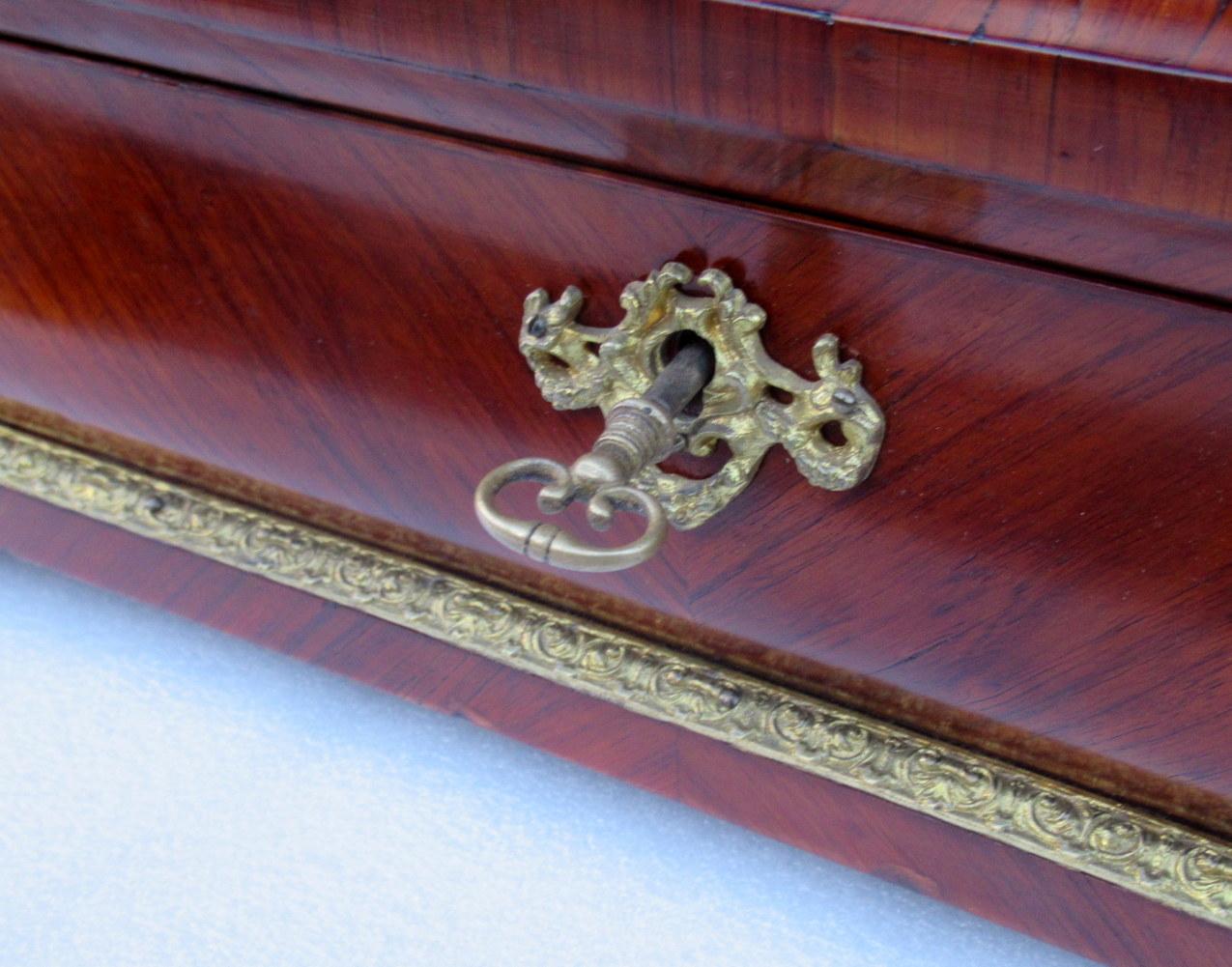Victorian Antique French Kingwood Bird's-Eye Maple Jewelry Casket Box Tahan Paris For Sale