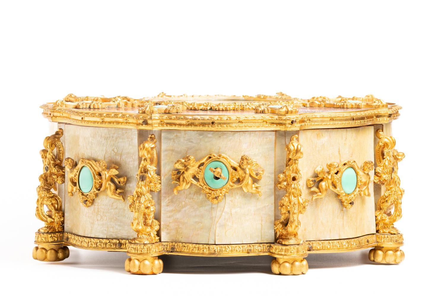 This fine and exceptional 19th-century French chocolate kingwood and the ormolu casket/jewellery box by Maison Boissier. The story of Maison Boissier begins in 1827, when Béllissaire Boissier, the founder and chocolatier set up his first stall on