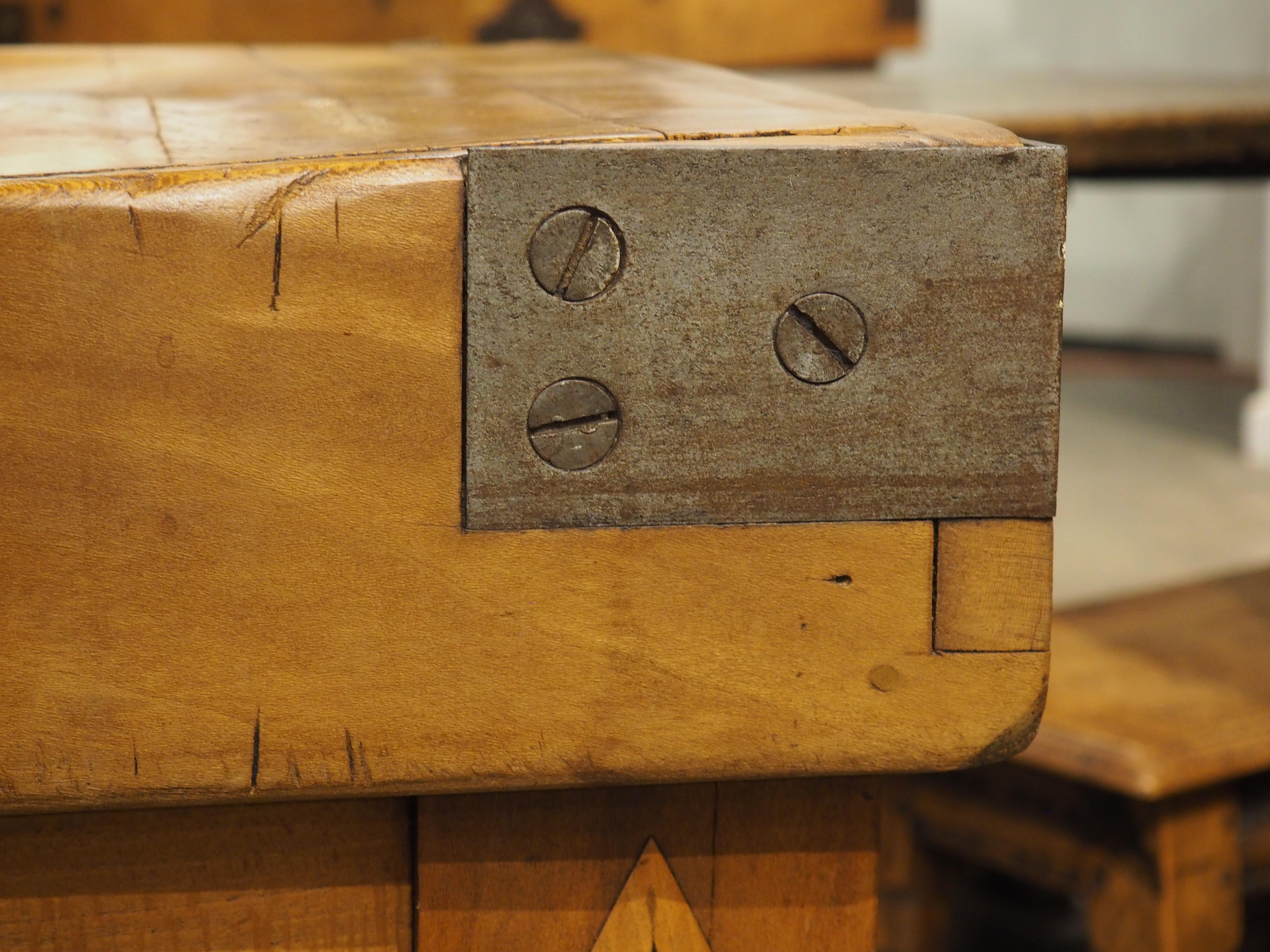 Antique French Kitchen Butcher Block Table with Drawer, Circa 1880 en vente 4
