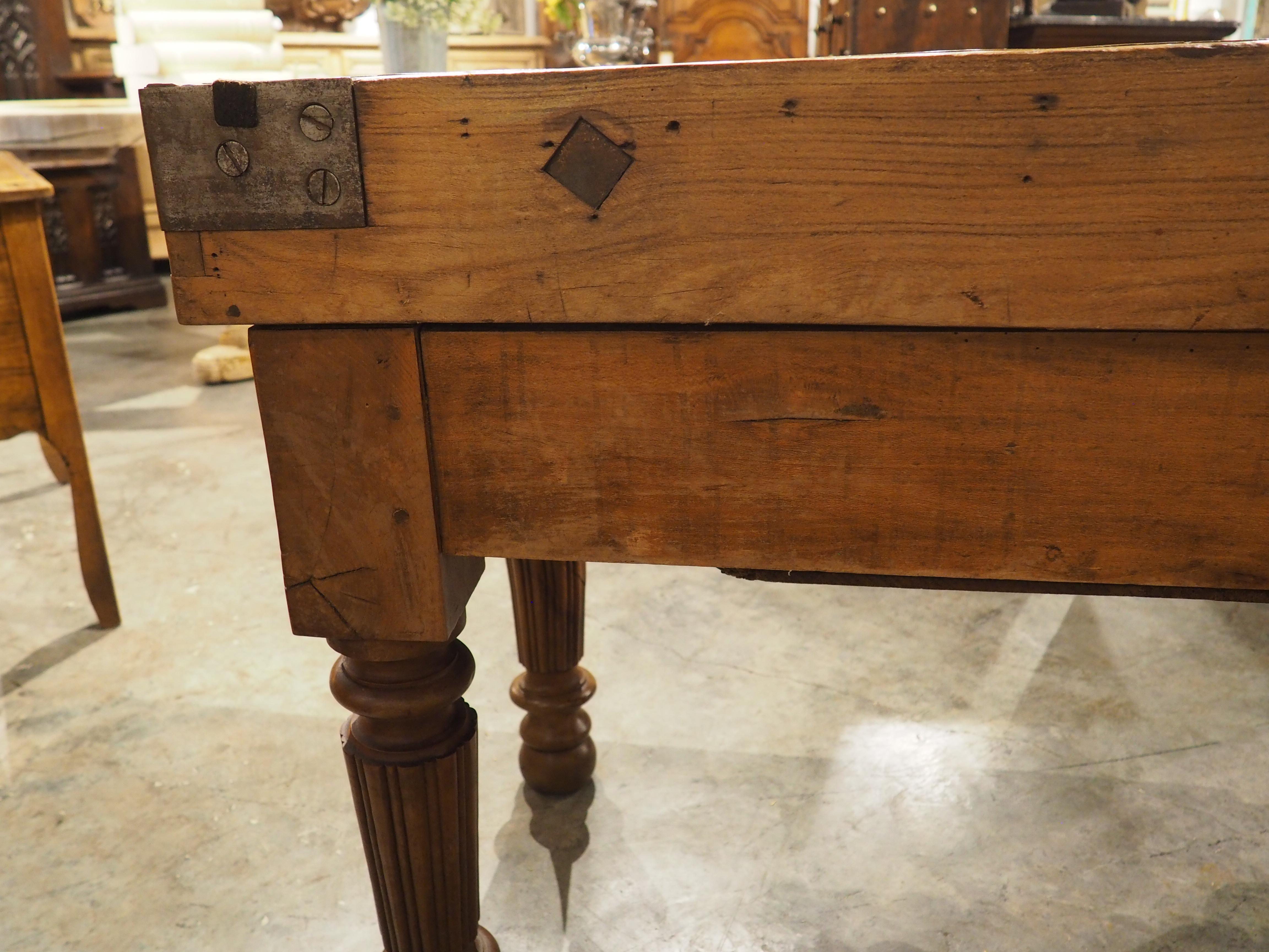 Antique French Kitchen Butcher Block Table with Drawer, Circa 1880 en vente 8