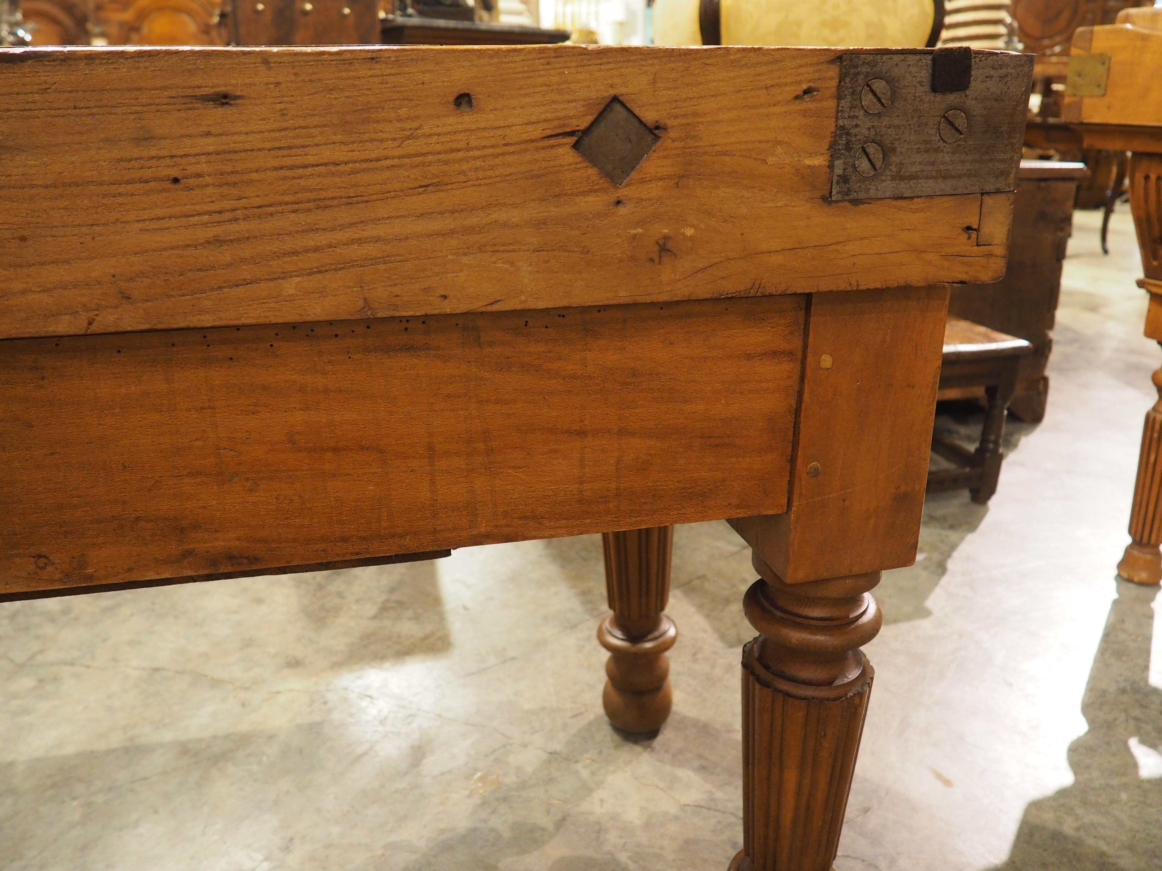 Antique French Kitchen Butcher Block Table with Drawer, Circa 1880 en vente 9