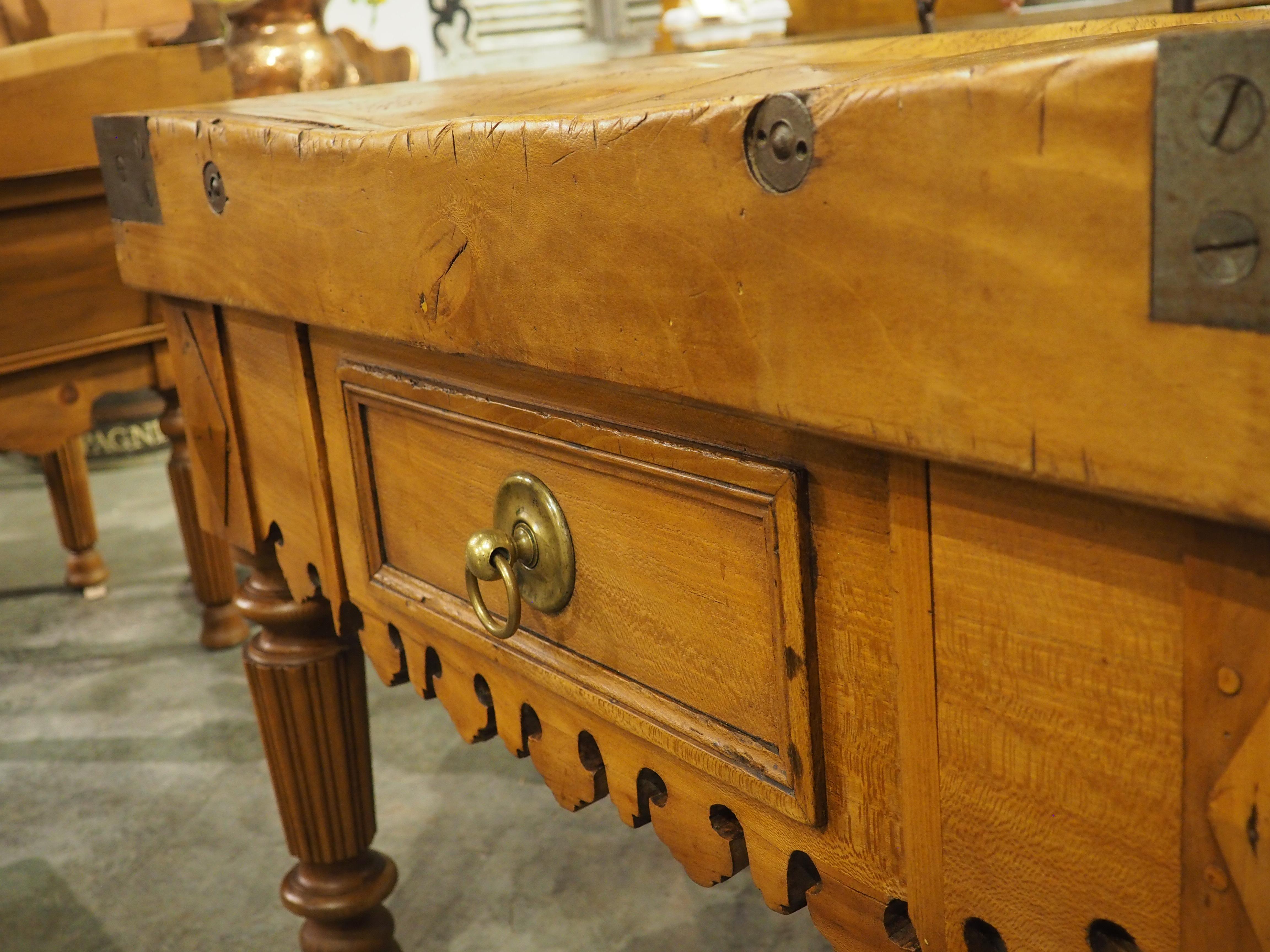 Antique French Kitchen Butcher Block Table with Drawer, Circa 1880 en vente 12