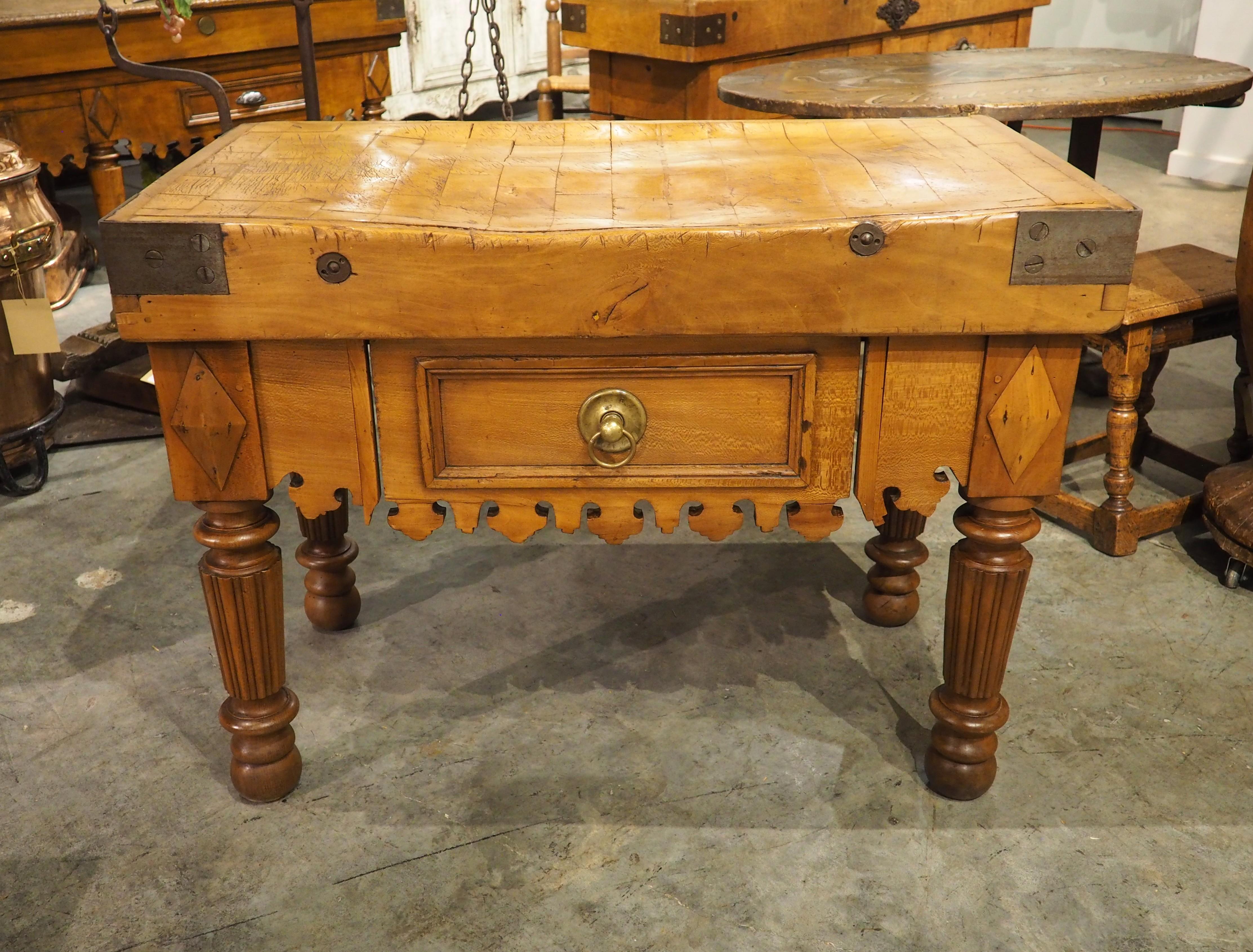 Sculpté à la main Antique French Kitchen Butcher Block Table with Drawer, Circa 1880 en vente