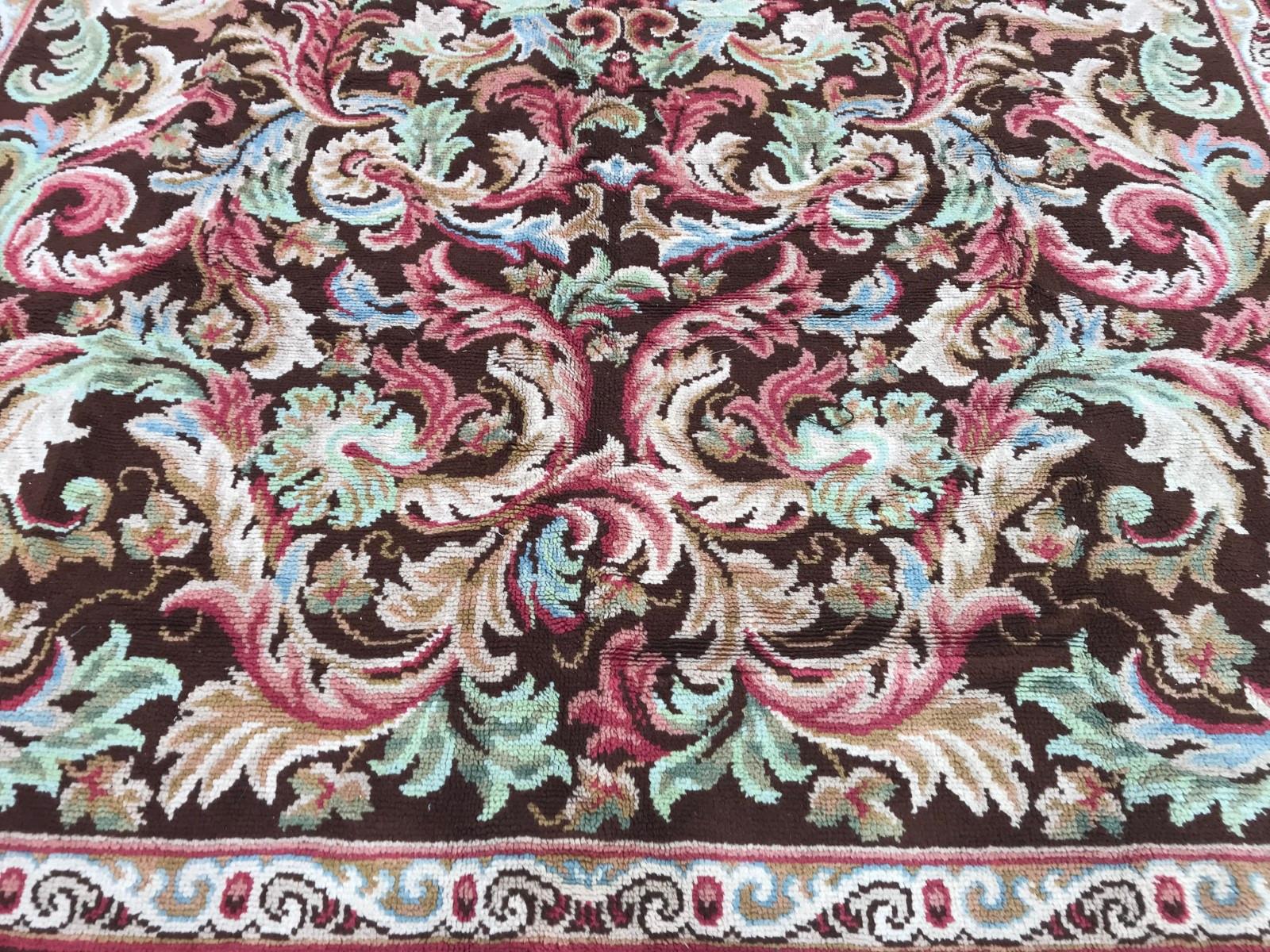 Antique French Knotted Aubusson Rug In Good Condition In Saint Ouen, FR