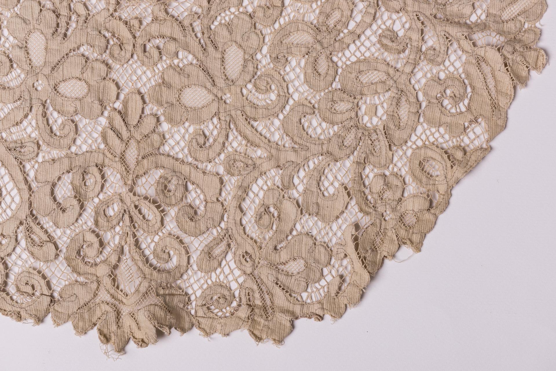 Hand-Woven Antique French Lace Collar For Sale