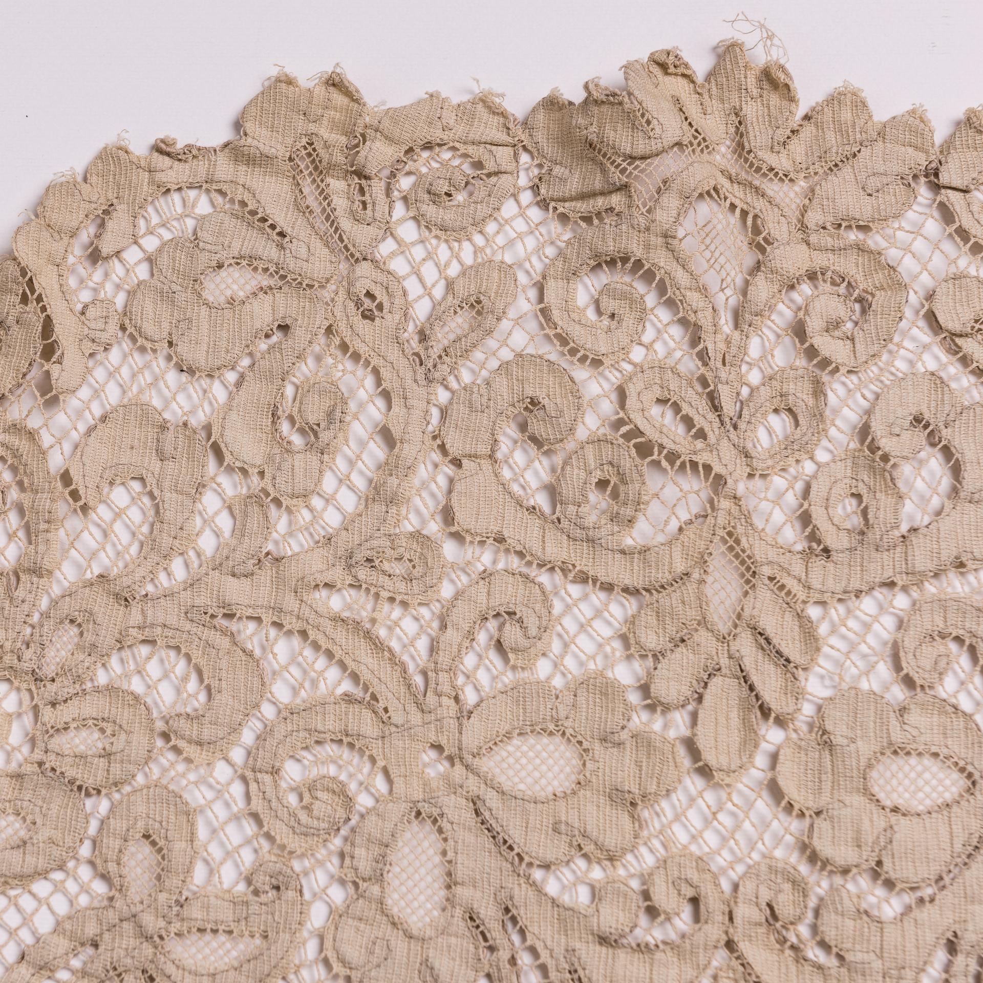 19th Century Antique French Lace Collar For Sale