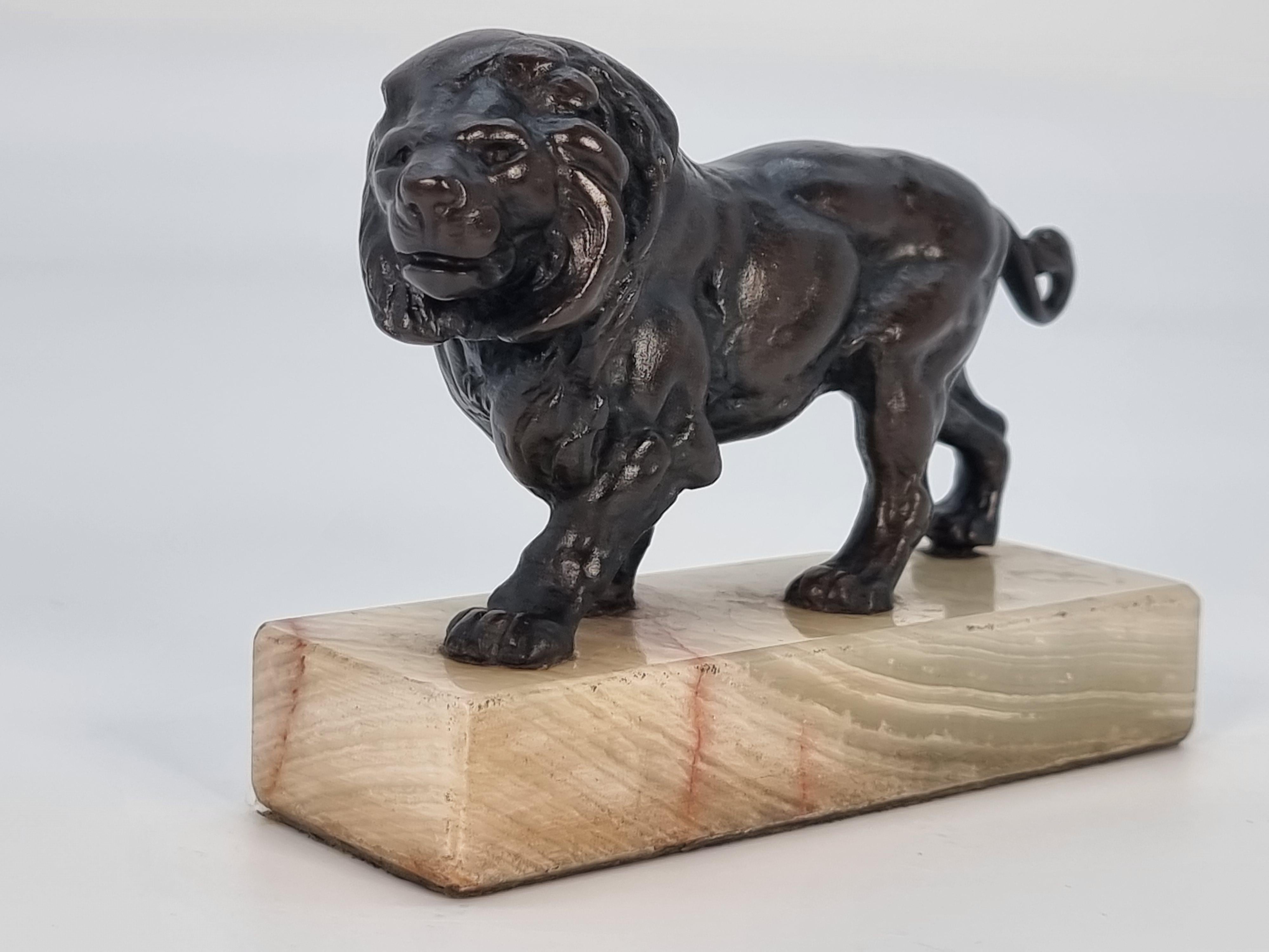 Antique French late 19th century bronze study of a prowling lion circa 1900 For Sale 3