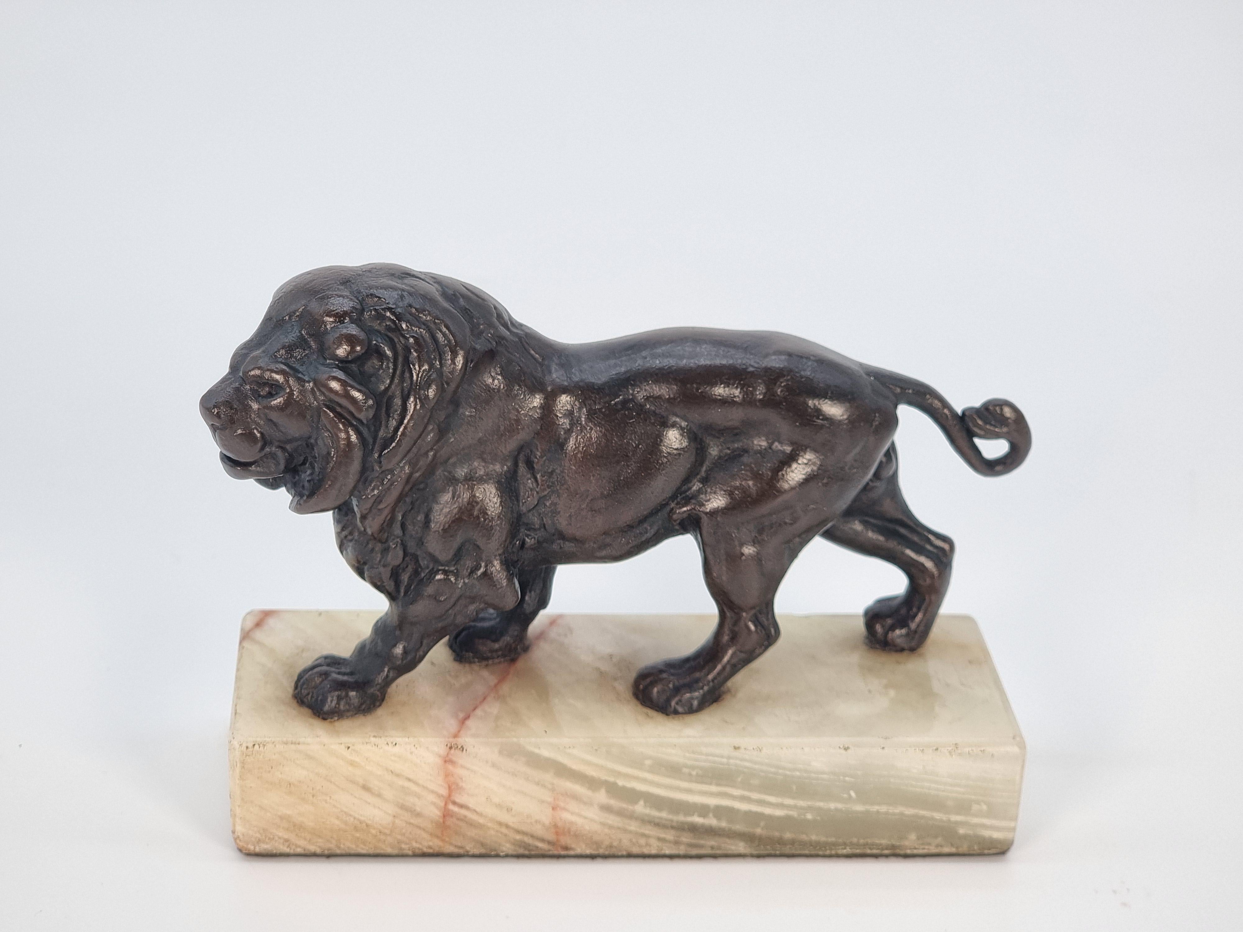 Antique French late 19th century bronze study of a prowling lion circa 1900 For Sale 11