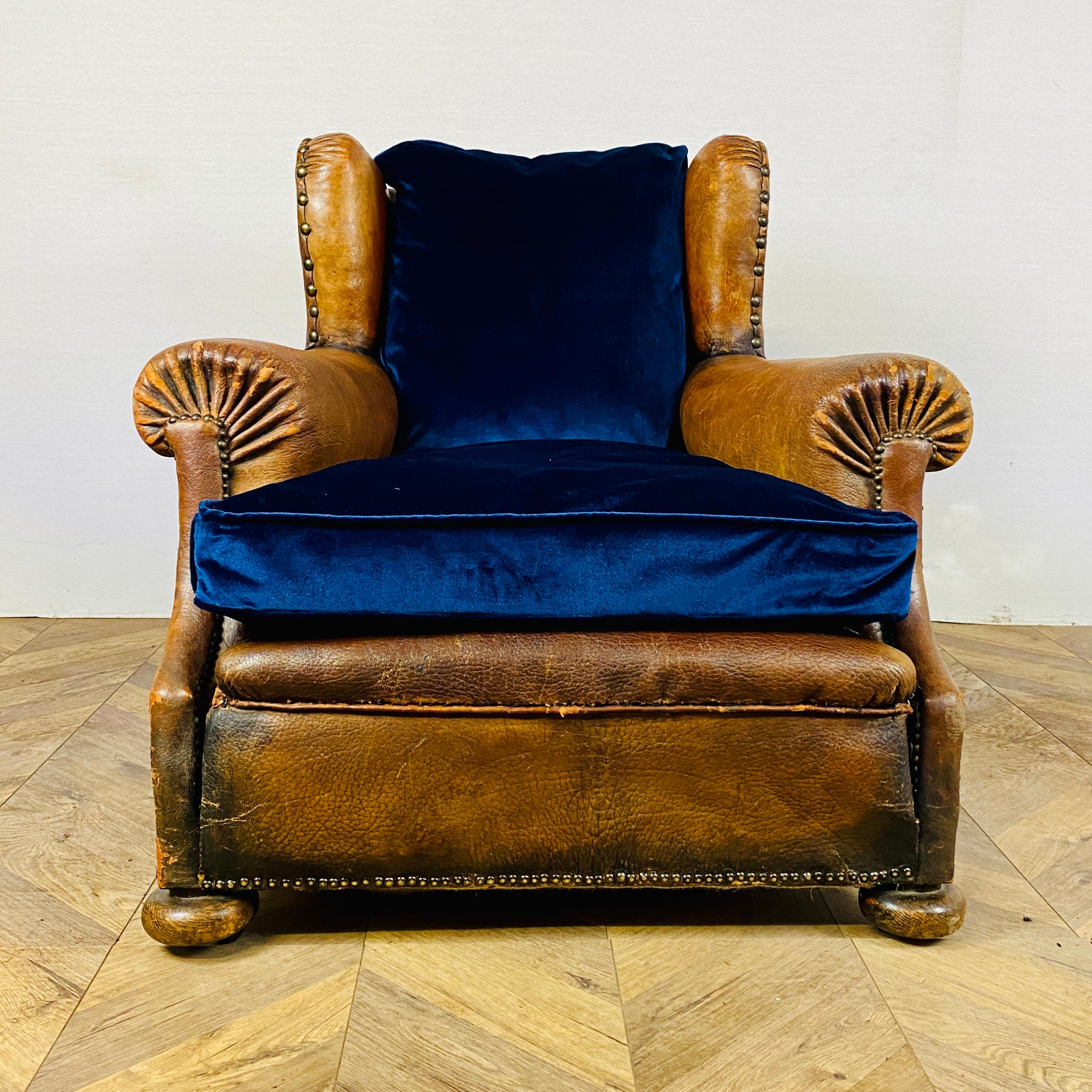 Antique French Leather Club Armchair on Castors, circa 1900s 9