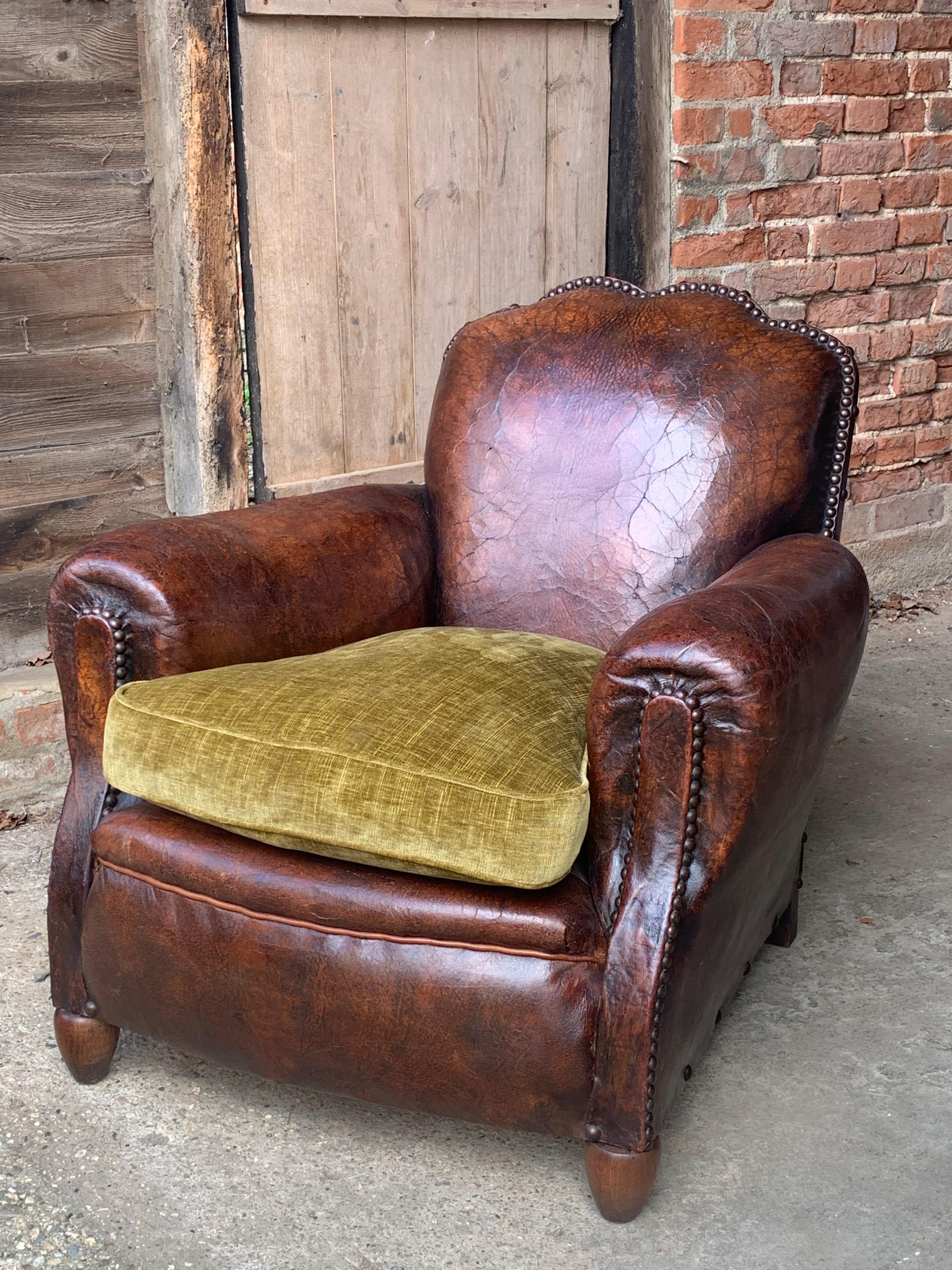 Cuir Fauteuil club en cuir français ancien en vente