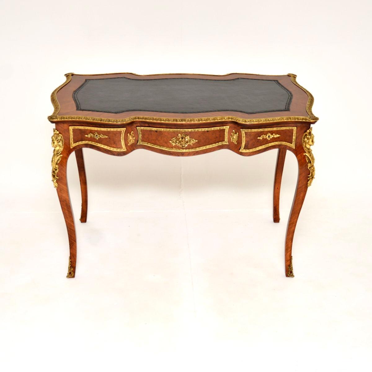 Antiker französischer Bureau Plat-Schreibtisch mit Lederplatte (Französisch)