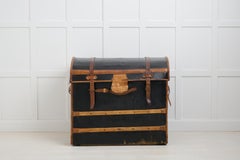 Antique French Leather Travel Trunk Beaumont, with Linen Interior