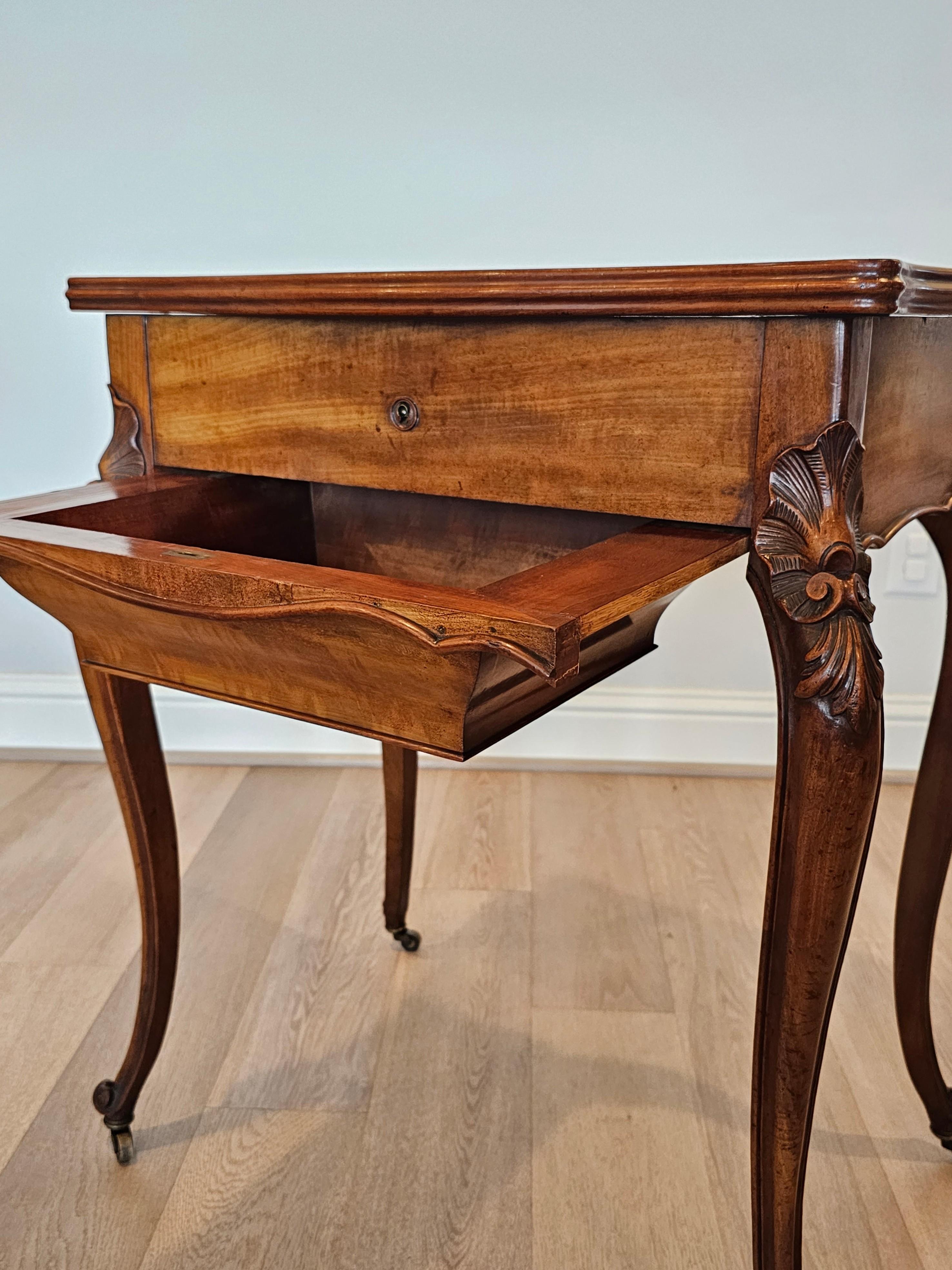 Antique French Ledet et fils Louis XV Ladies Sewing Work Table Dressing Vanity en venta 3