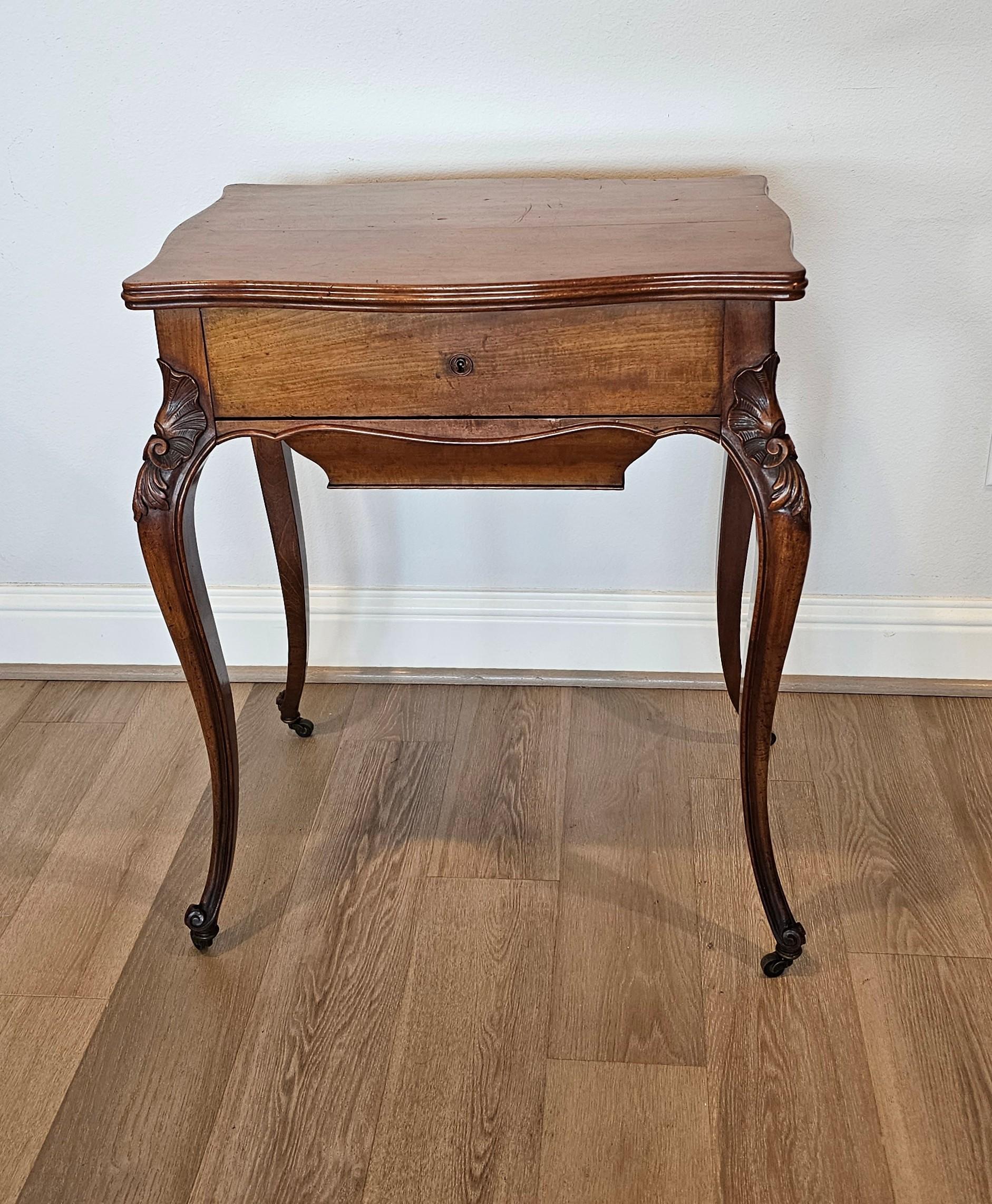 Antique French Ledet et fils Louis XV Ladies Sewing Work Table Dressing Vanity en venta 1