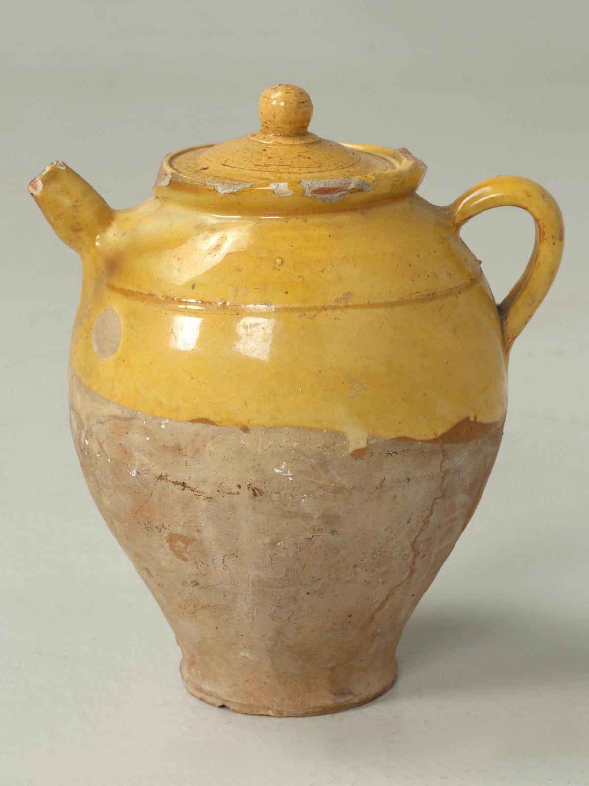 French ochre glaze pot à eau, or cruche with lid. Great for decorating a country French kitchen, with that classic ochre color, that somehow just goes with everything.