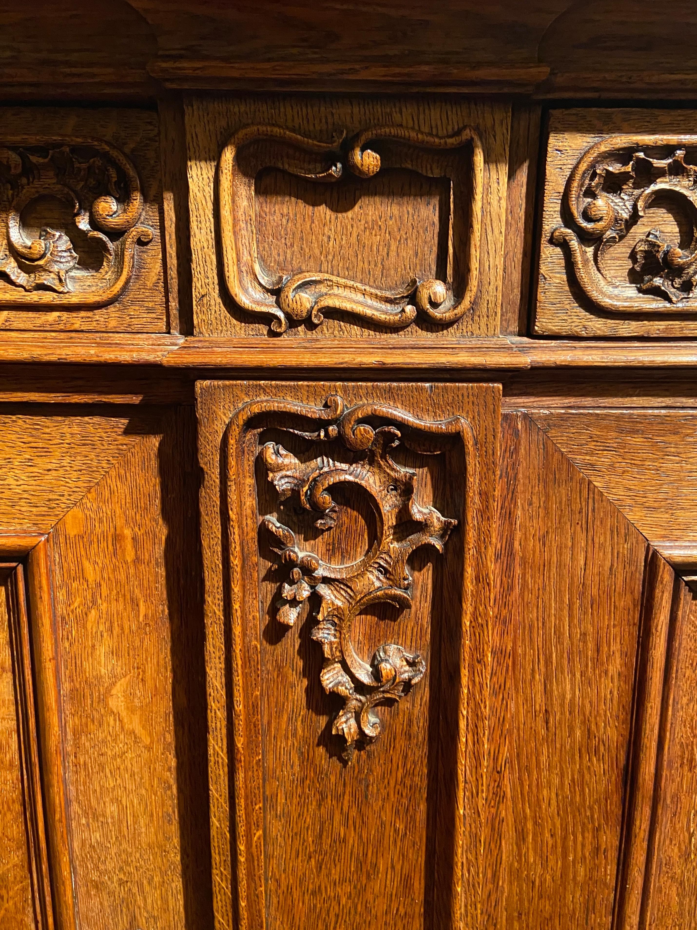 Antique French Liégeoise Carved Cabinet with Glass Front Doors, Circa 1860-1880 For Sale 4