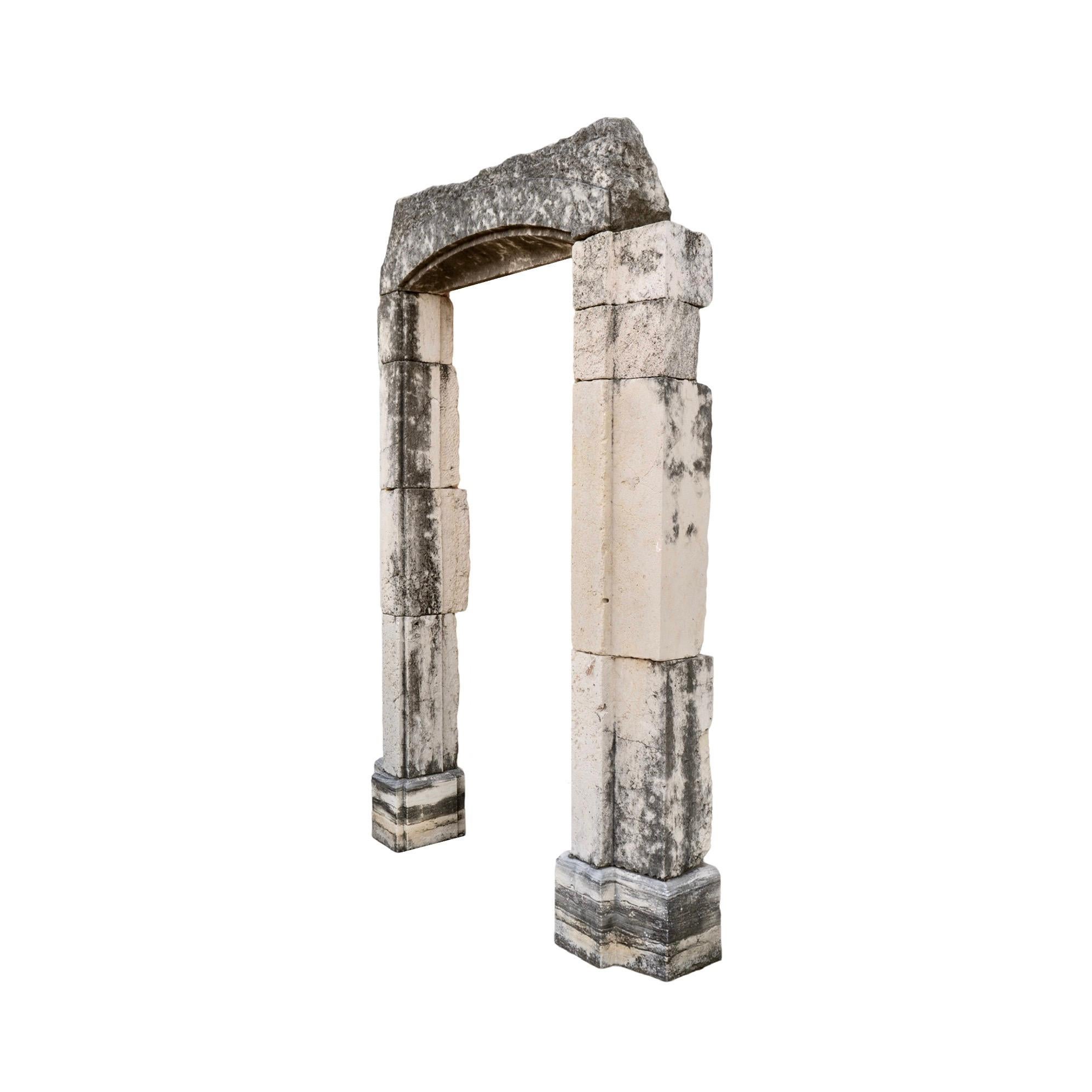 Antique French Limestone Archway In Good Condition For Sale In Dallas, TX
