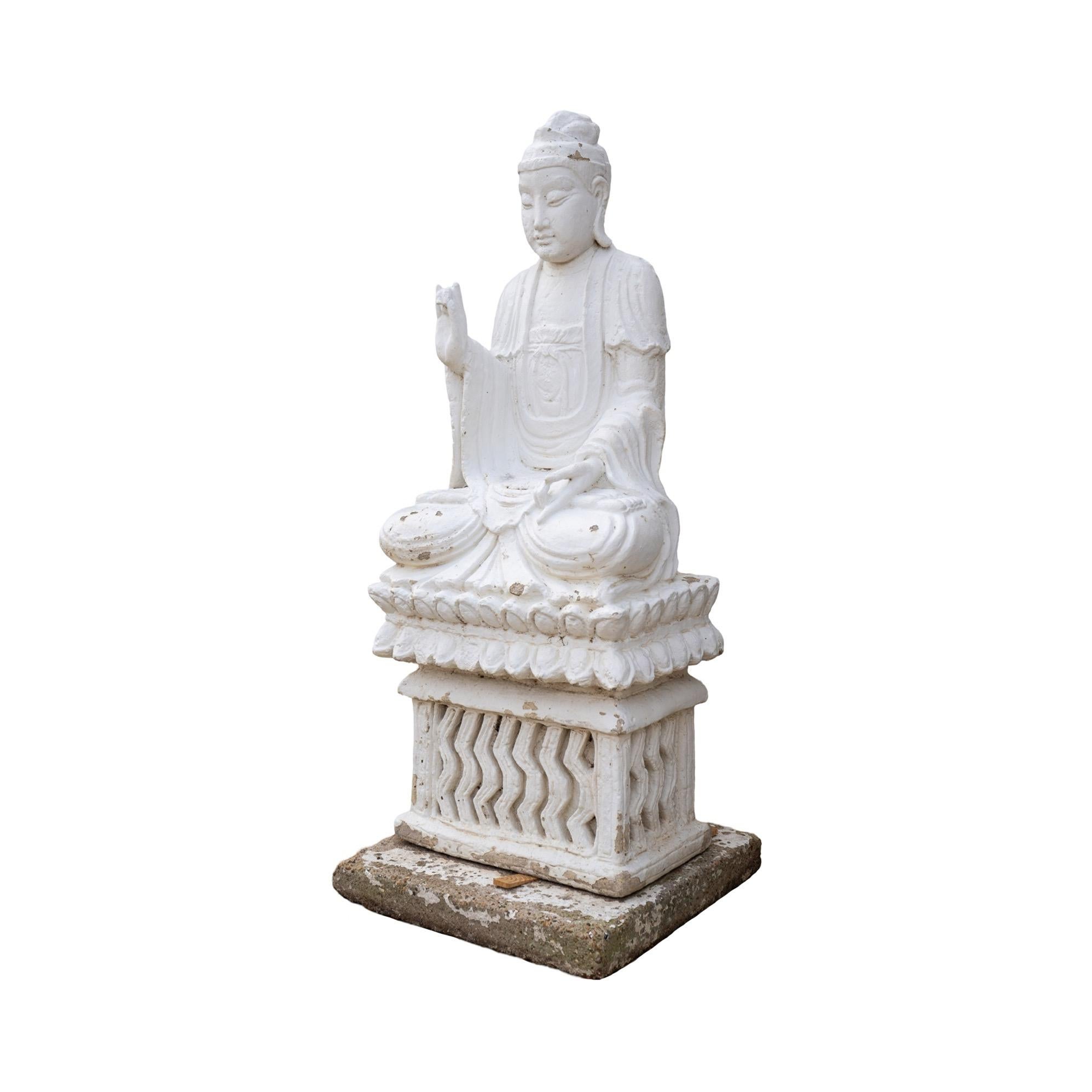 Antike französische Guanyin-Skulptur aus Kalkstein-Komposit im Angebot 3