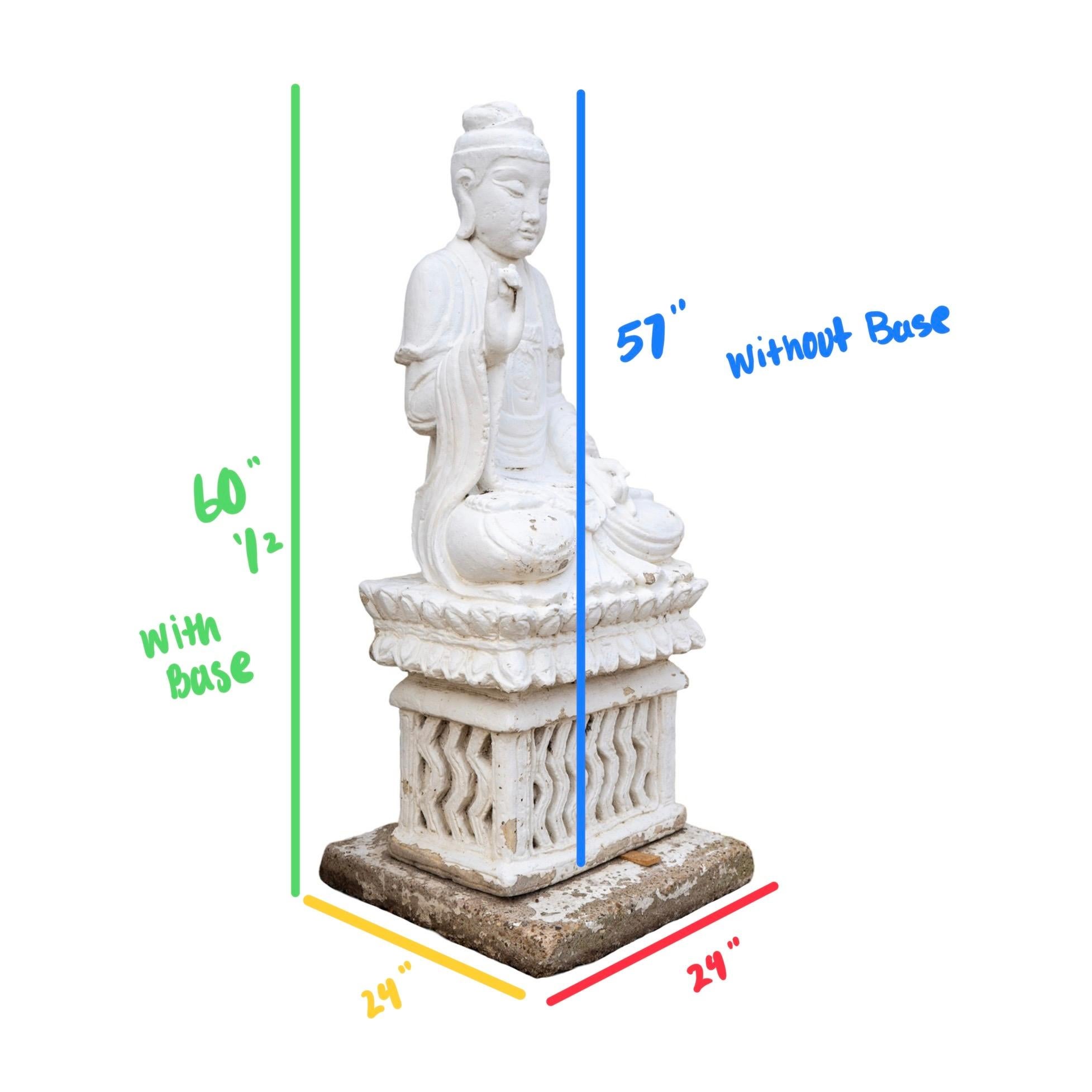 Antike französische Guanyin-Skulptur aus Kalkstein-Komposit im Angebot 4