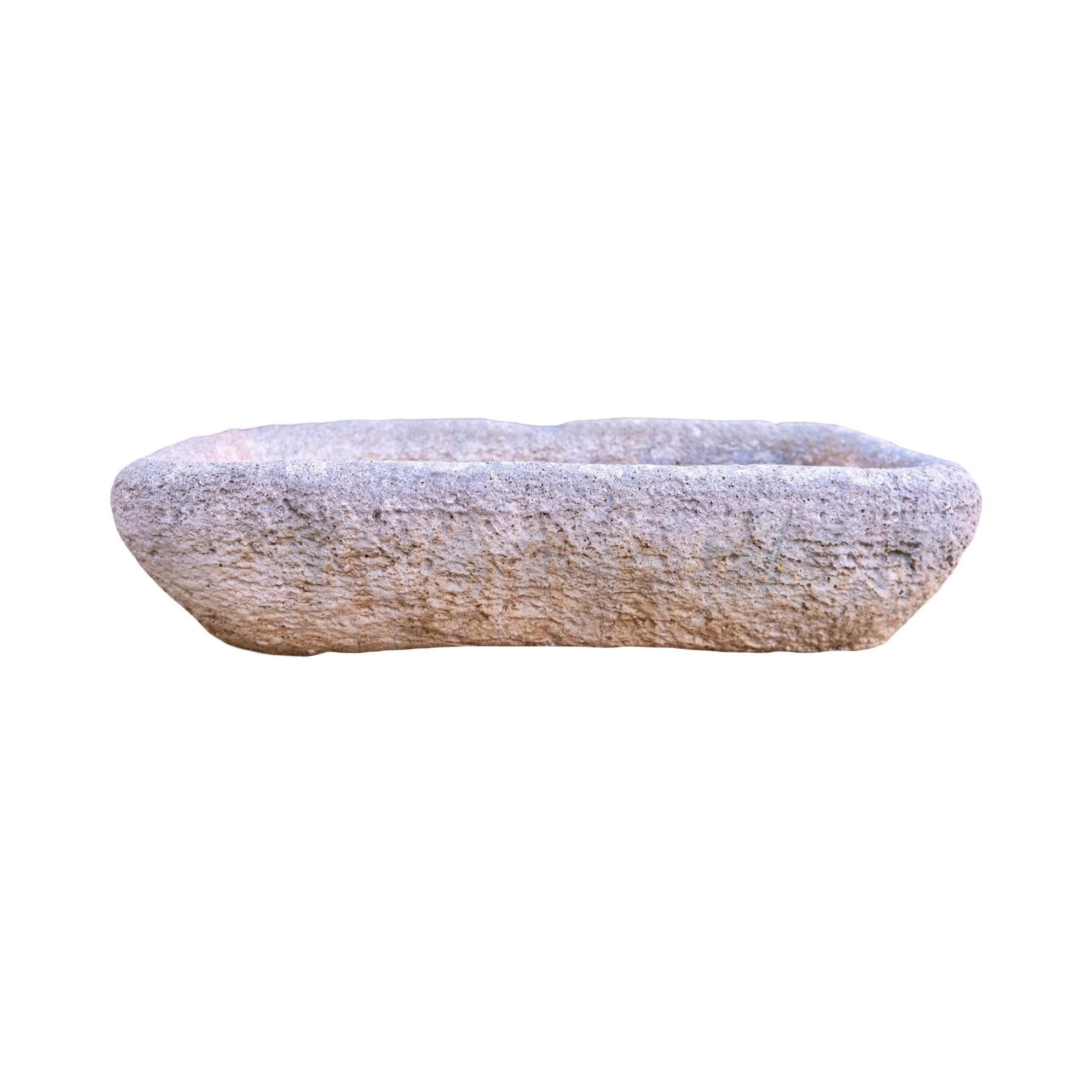 Fregadero Petite de Línea Baja de Piedra Caliza Antique French en Bueno estado para la venta en Dallas, TX