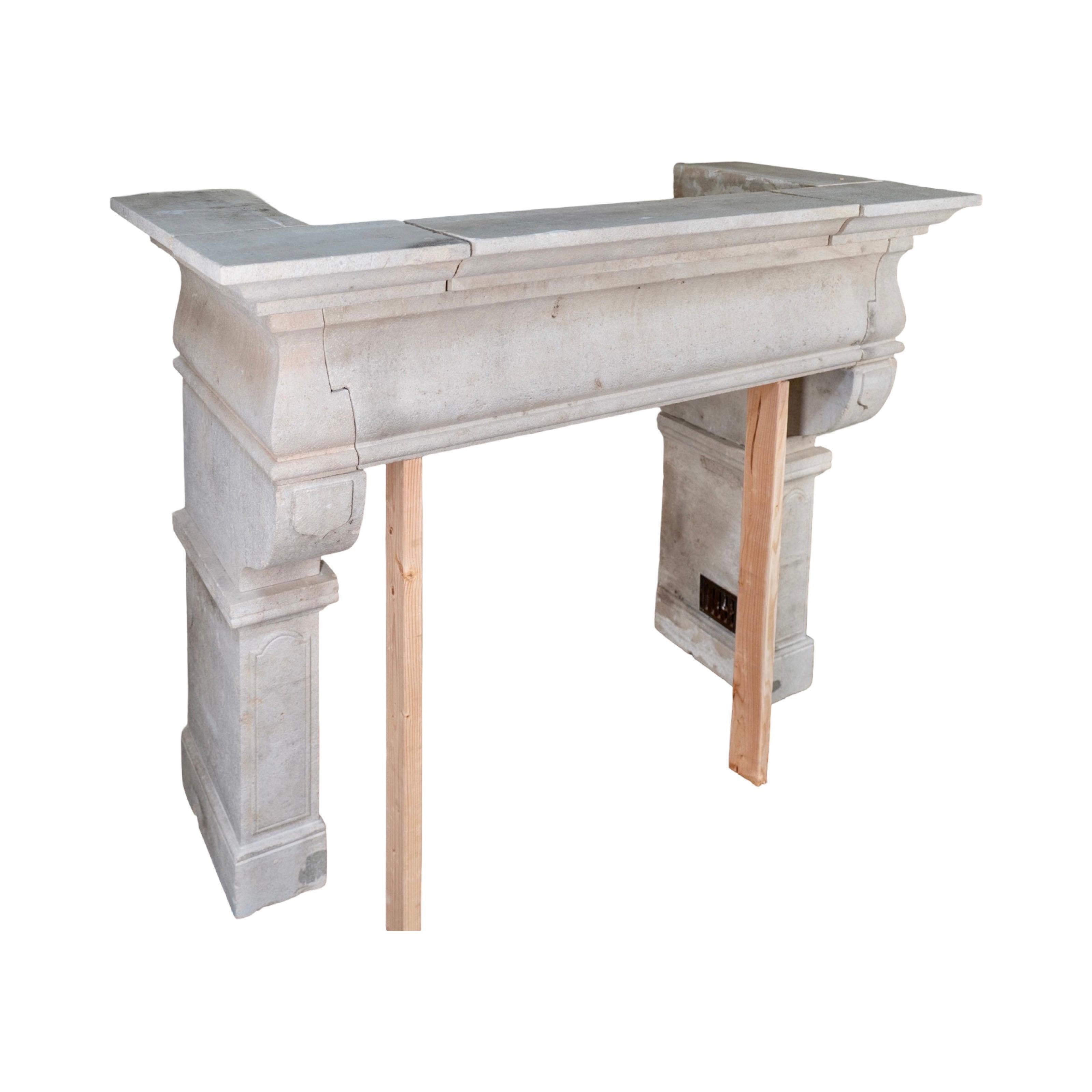 Antique French Limestone Mantel In Good Condition For Sale In Dallas, TX