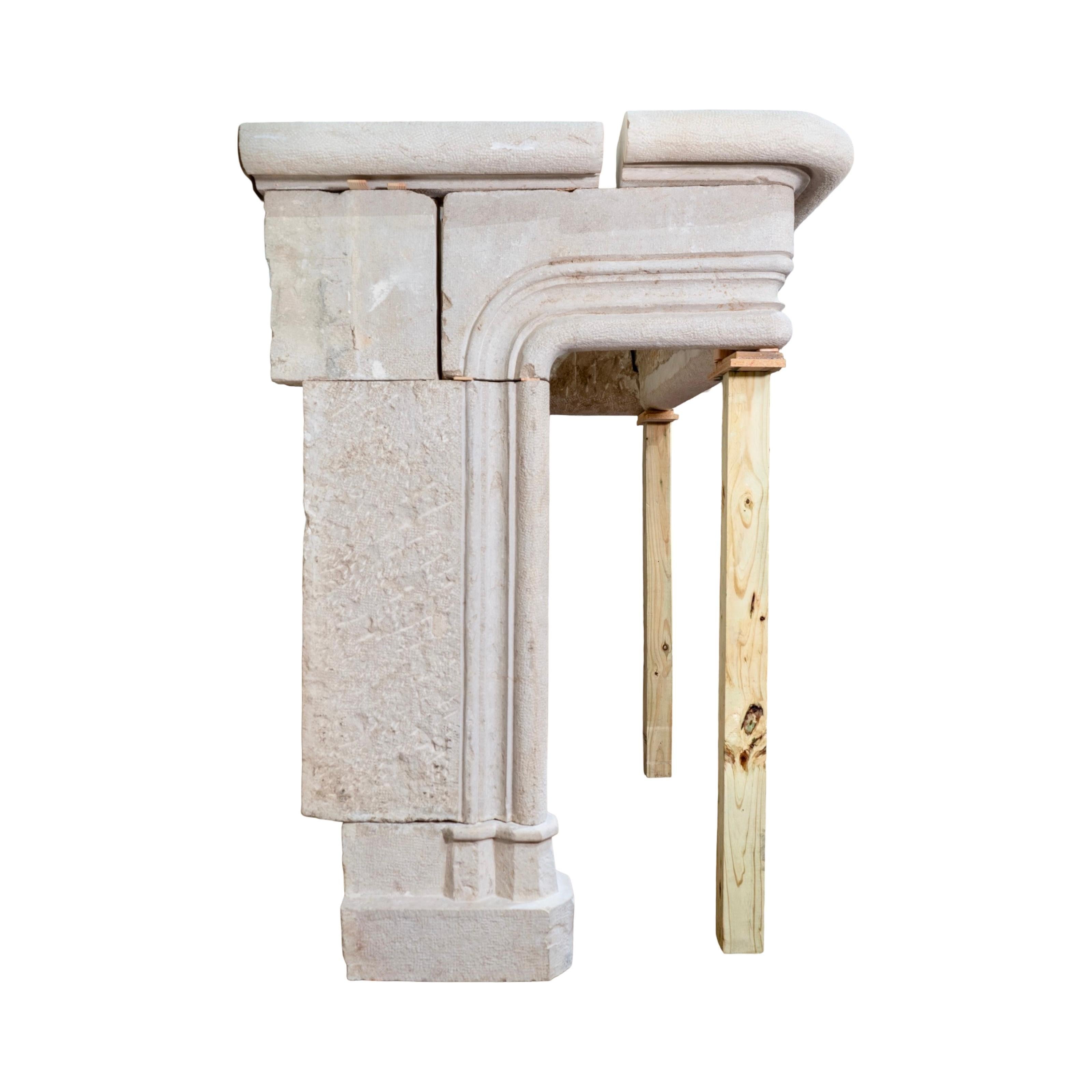 Antique French Limestone Mantel In Good Condition For Sale In Dallas, TX
