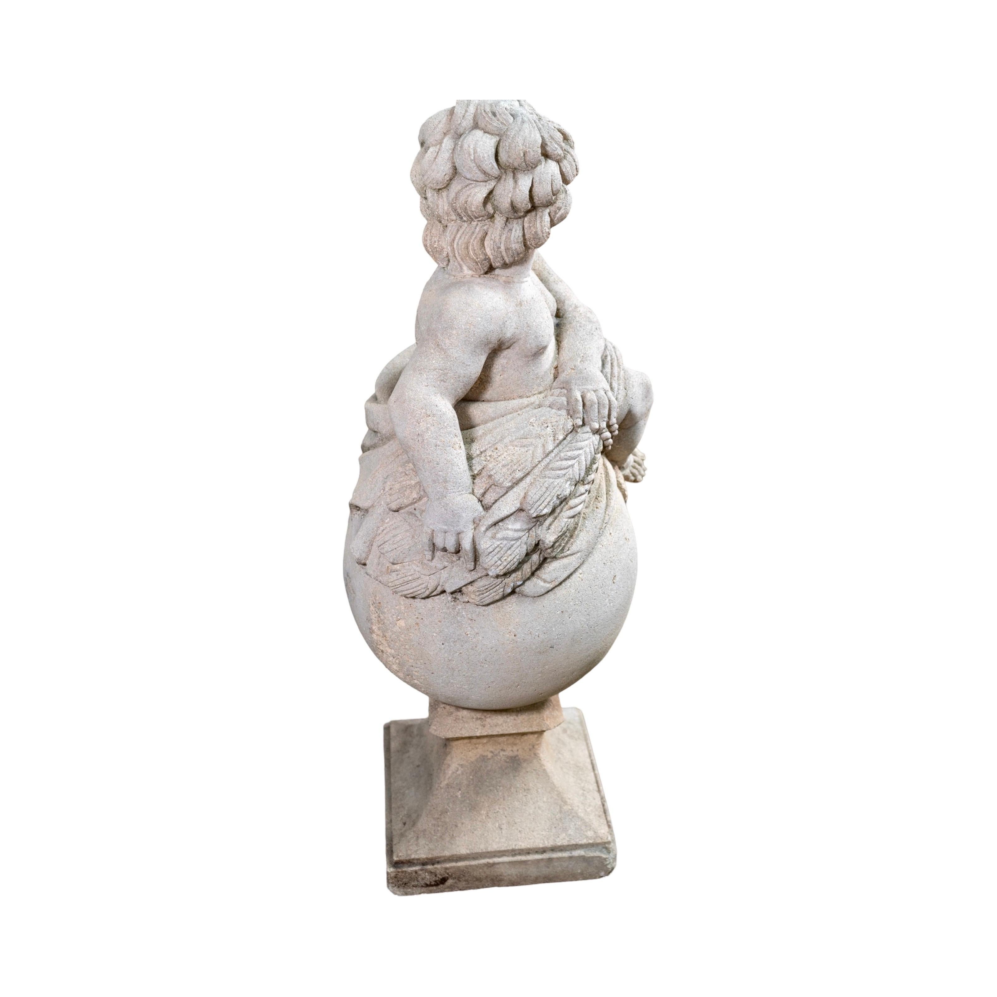Fin du XIXe siècle Sculpture Putti ancienne en pierre calcaire française en vente