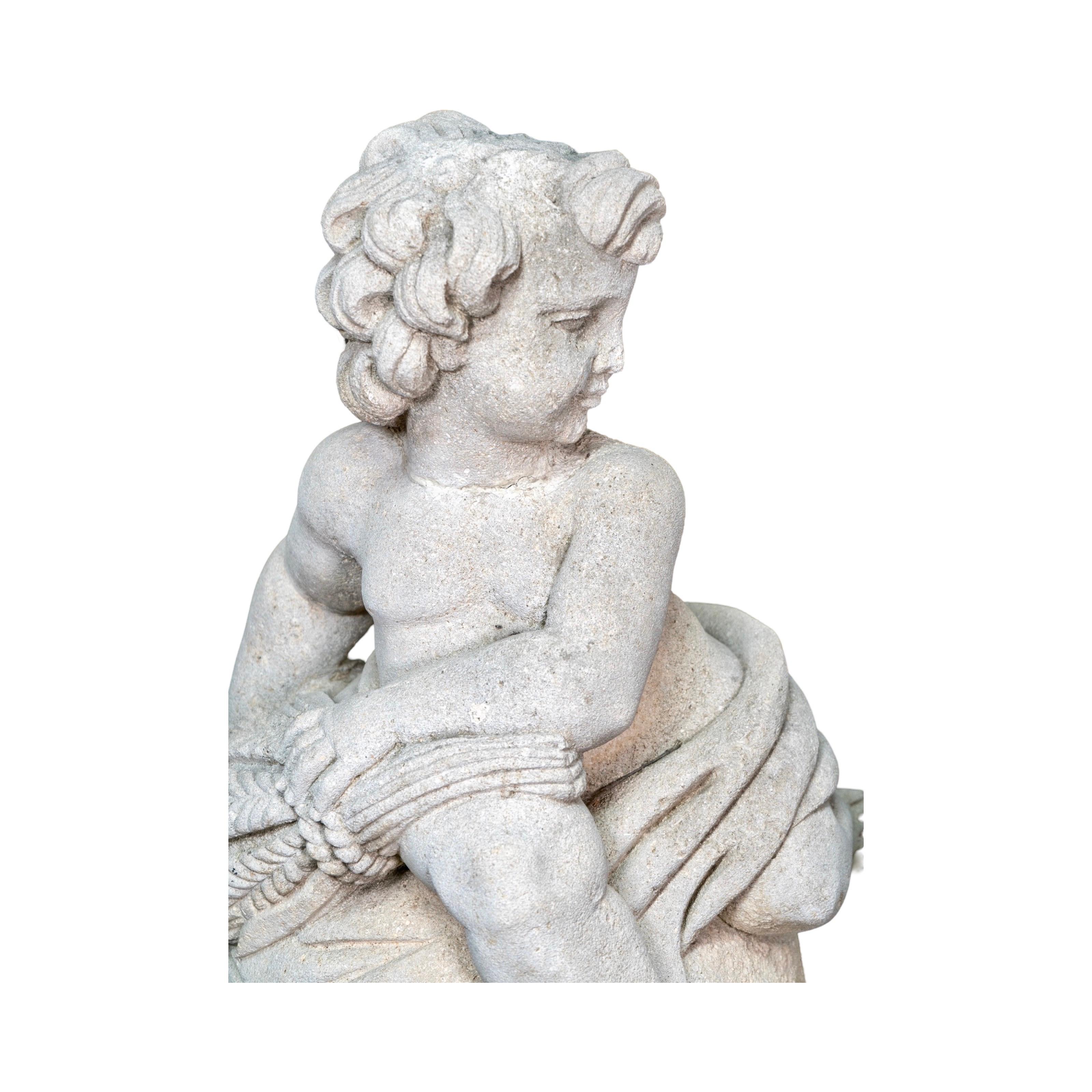 Sculpture Putti ancienne en pierre calcaire française en vente 1