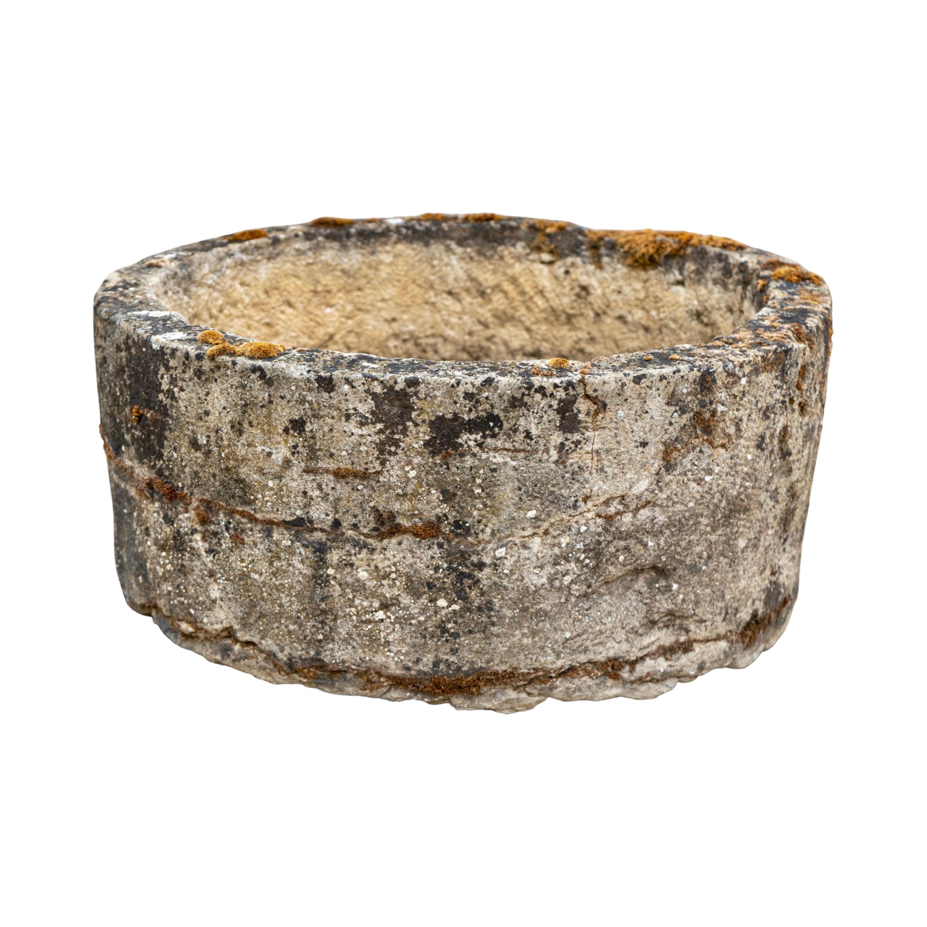 Antique French Limestone Round Trough In Good Condition For Sale In Dallas, TX