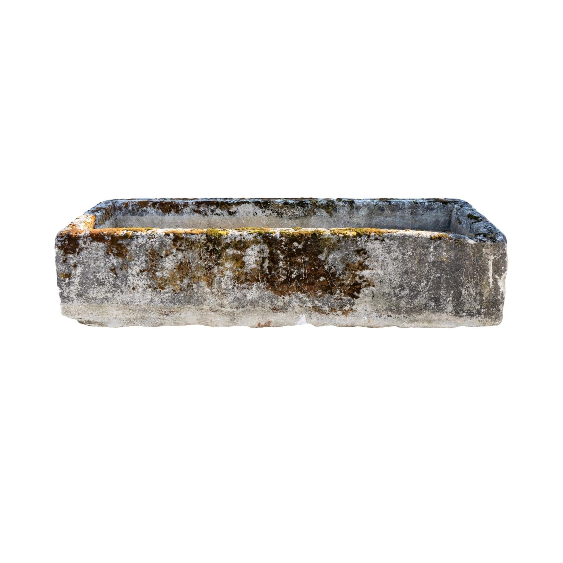 Fino al XVIII secolo Abbeveratoio in pietra calcarea francese Antique French in vendita