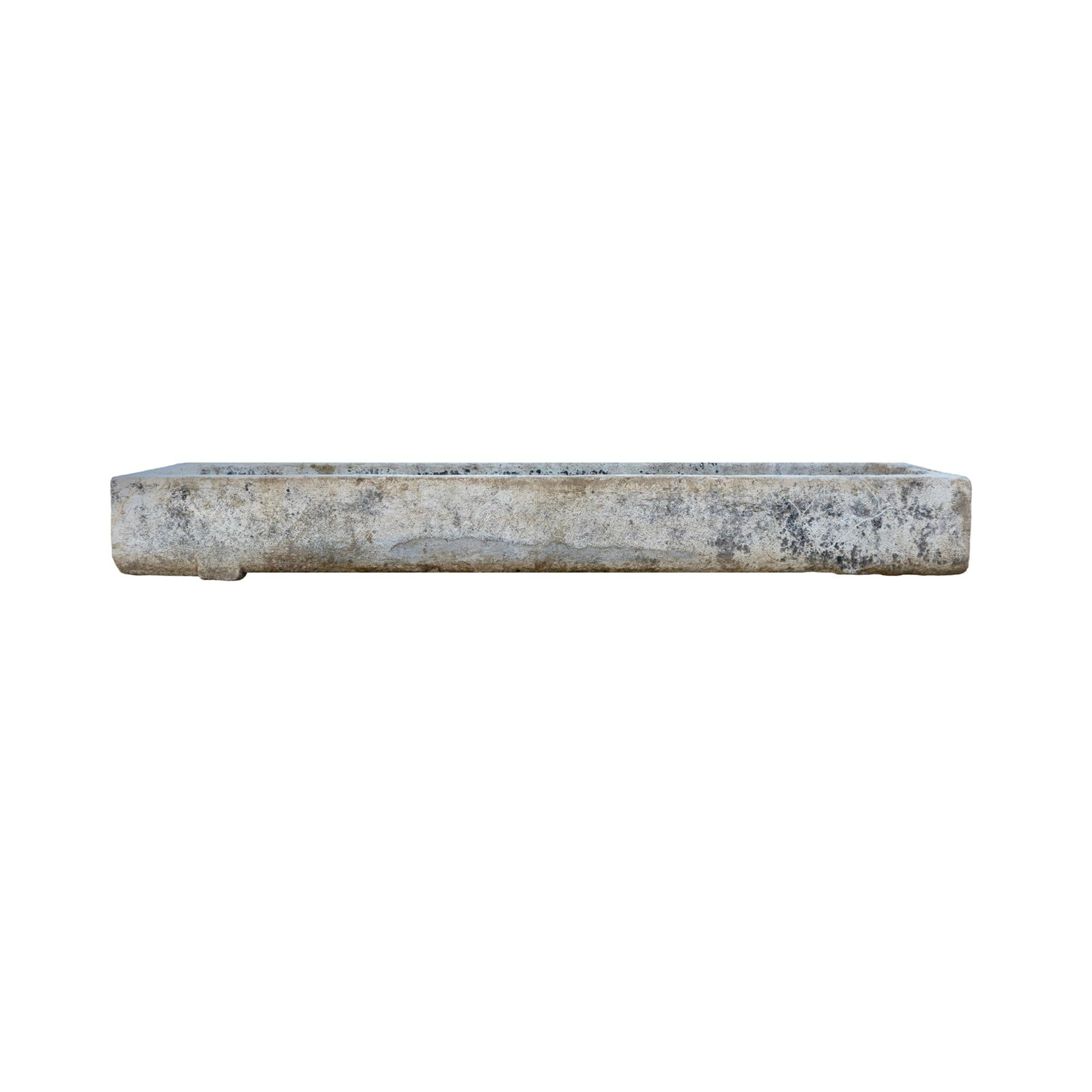 Fino al XVIII secolo Abbeveratoio in pietra calcarea francese Antique French in vendita