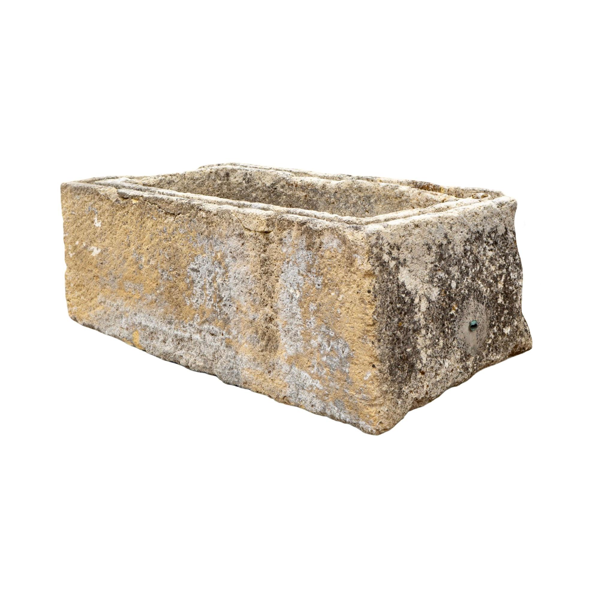 Antiguo abrevadero francés de piedra caliza siglo XVIII y antes en venta