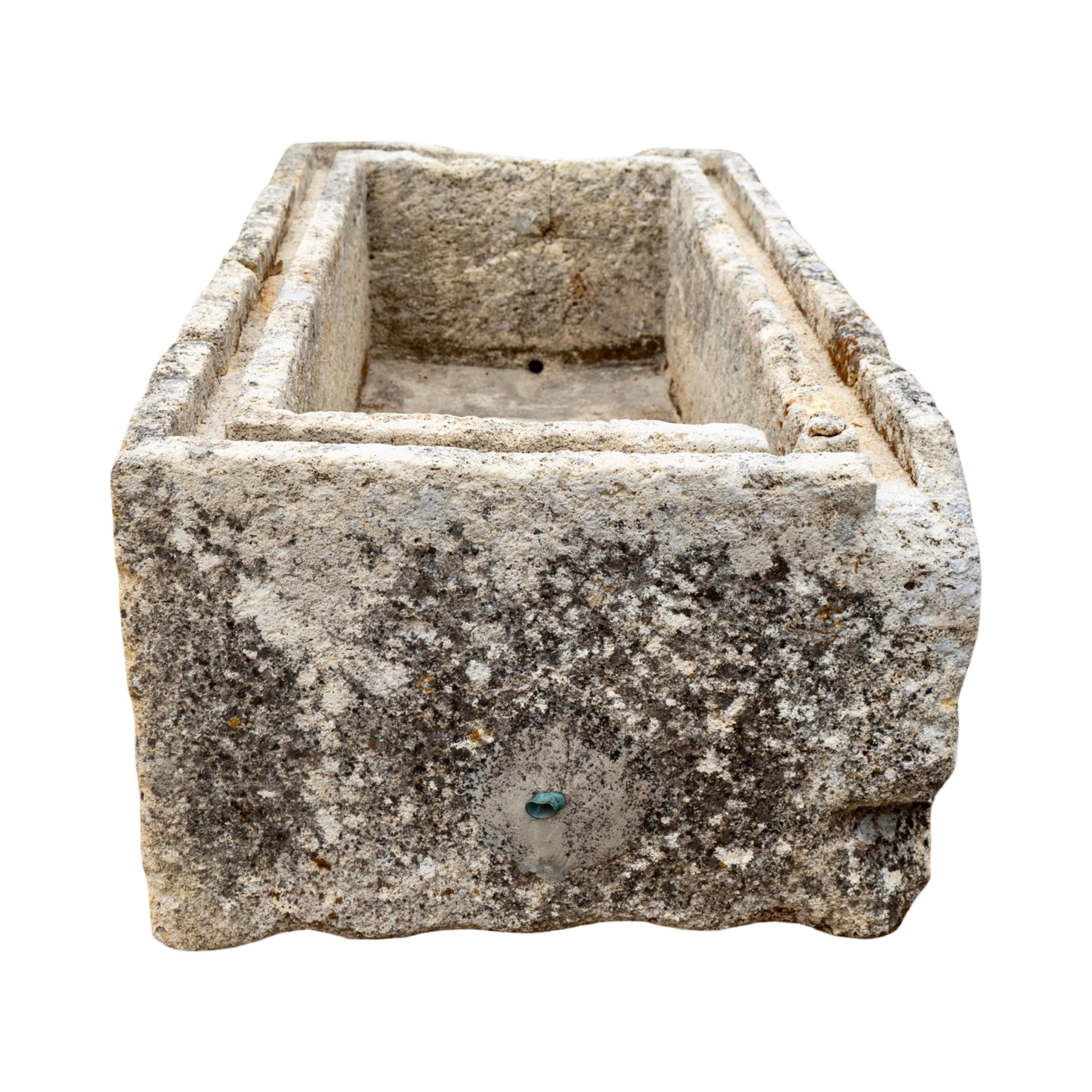 Antiguo abrevadero francés de piedra caliza Caliza en venta