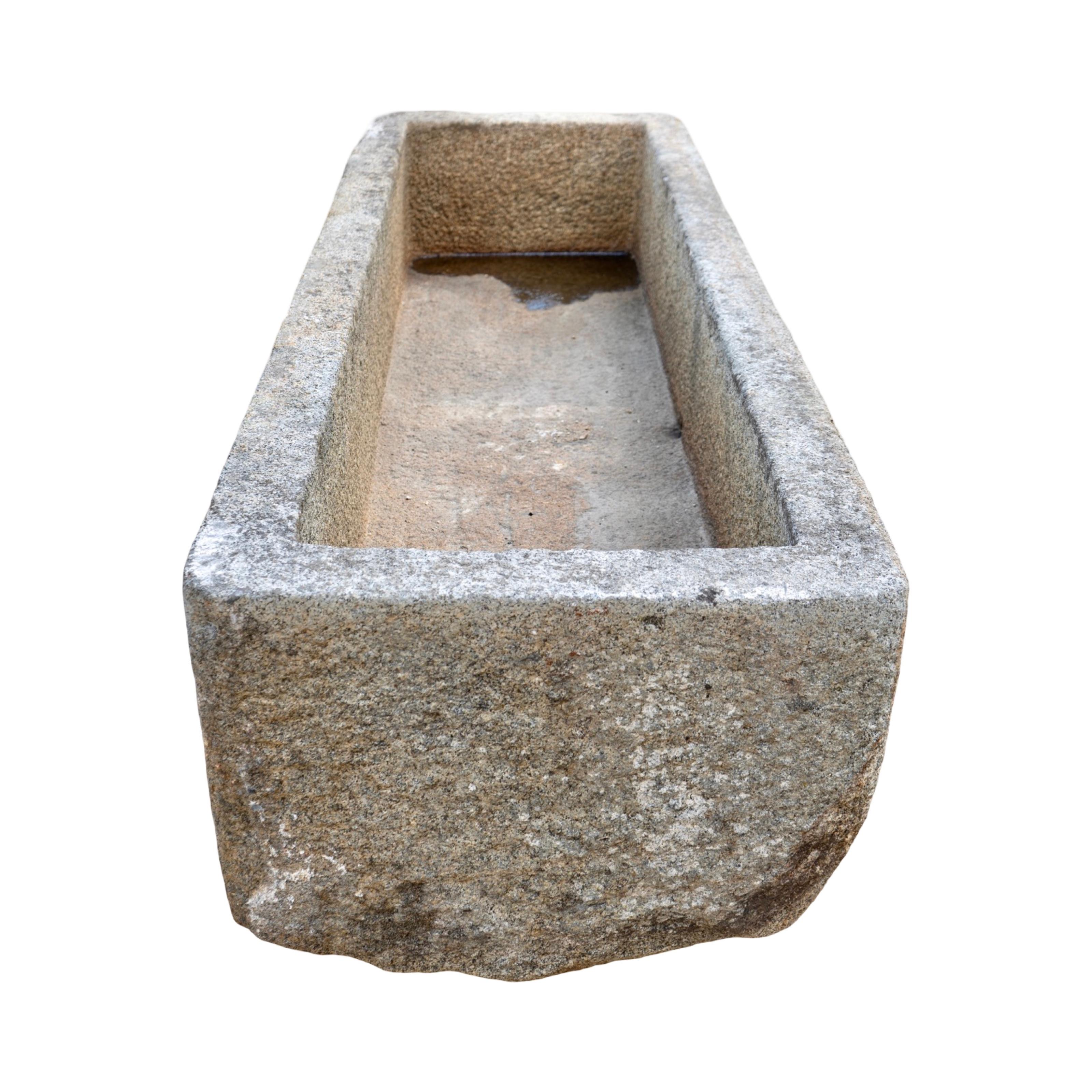 Calcare Abbeveratoio in pietra calcarea francese Antique French in vendita