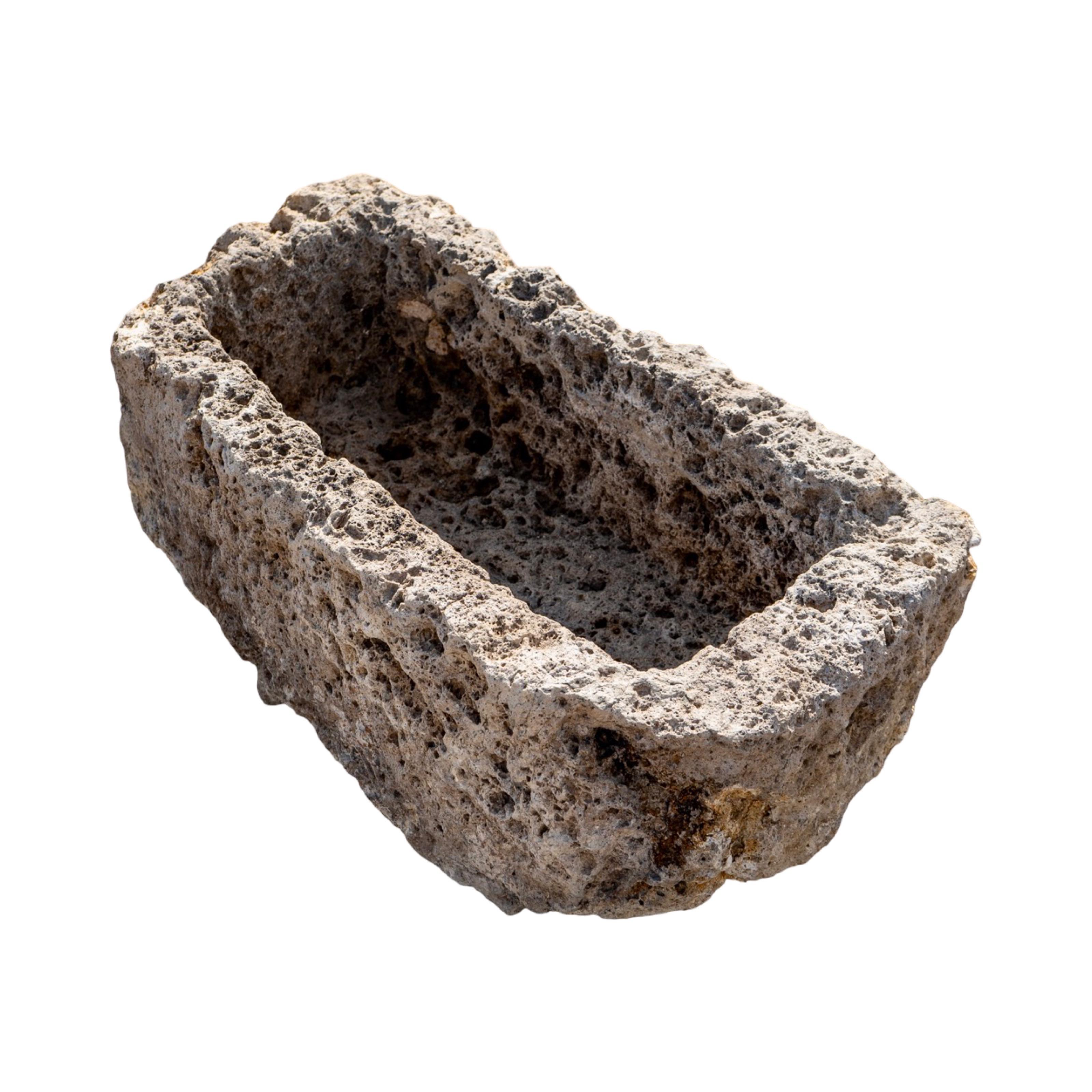 Abbeveratoio in pietra calcarea francese Antique French in vendita 1
