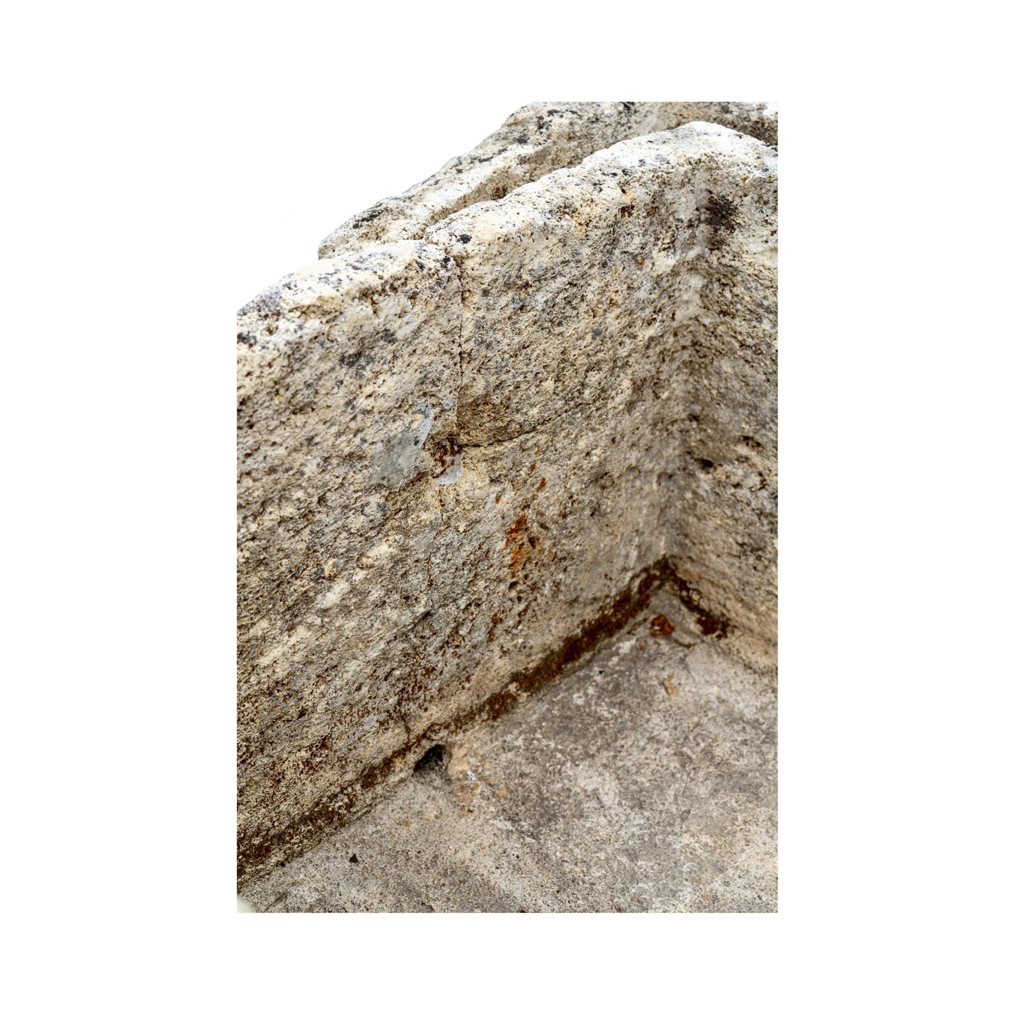 Antiguo abrevadero francés de piedra caliza en venta 2