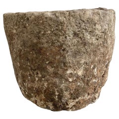 Anciennes auges en pierre calcaire française