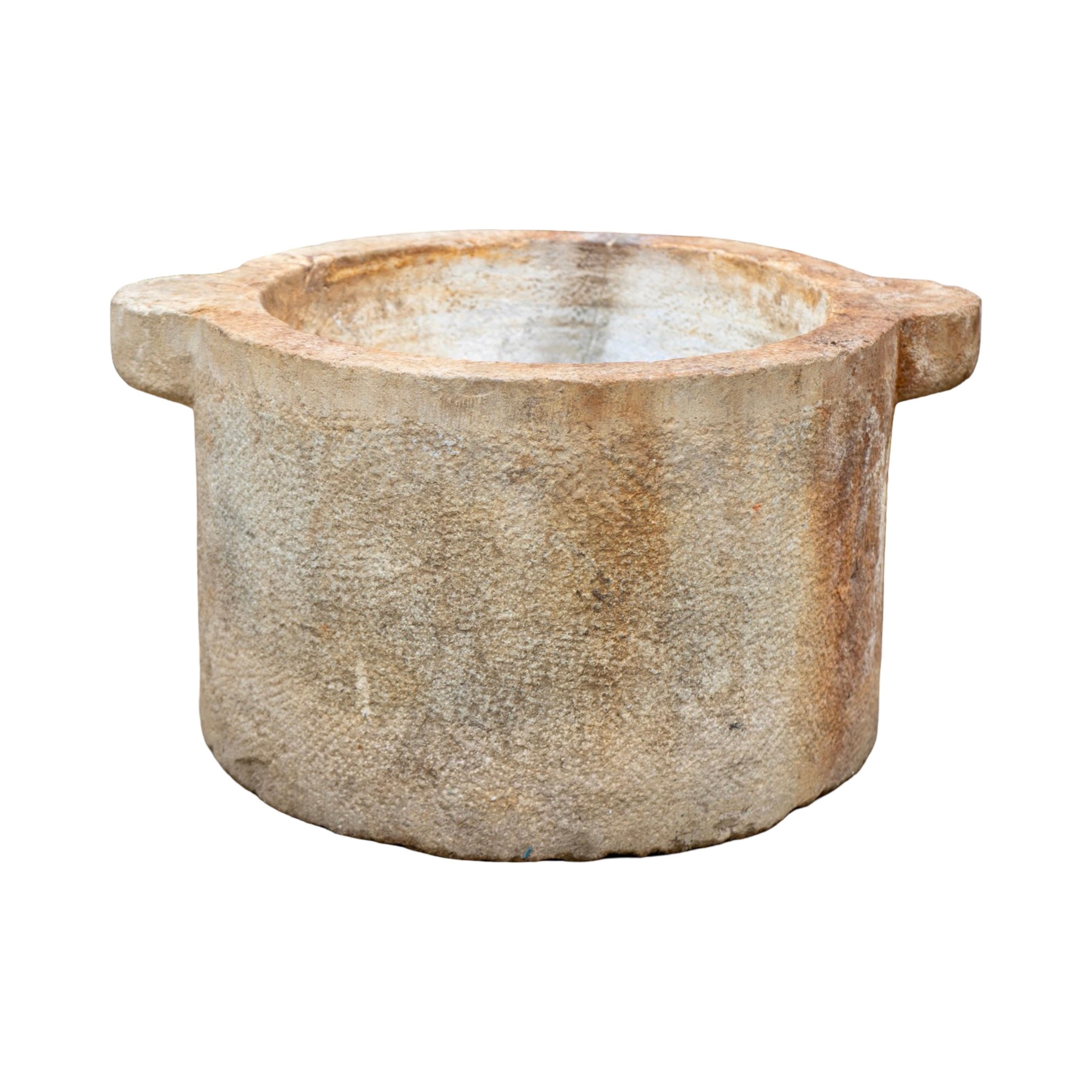 Vase ancien en pierre calcaire française Bon état - En vente à Dallas, TX