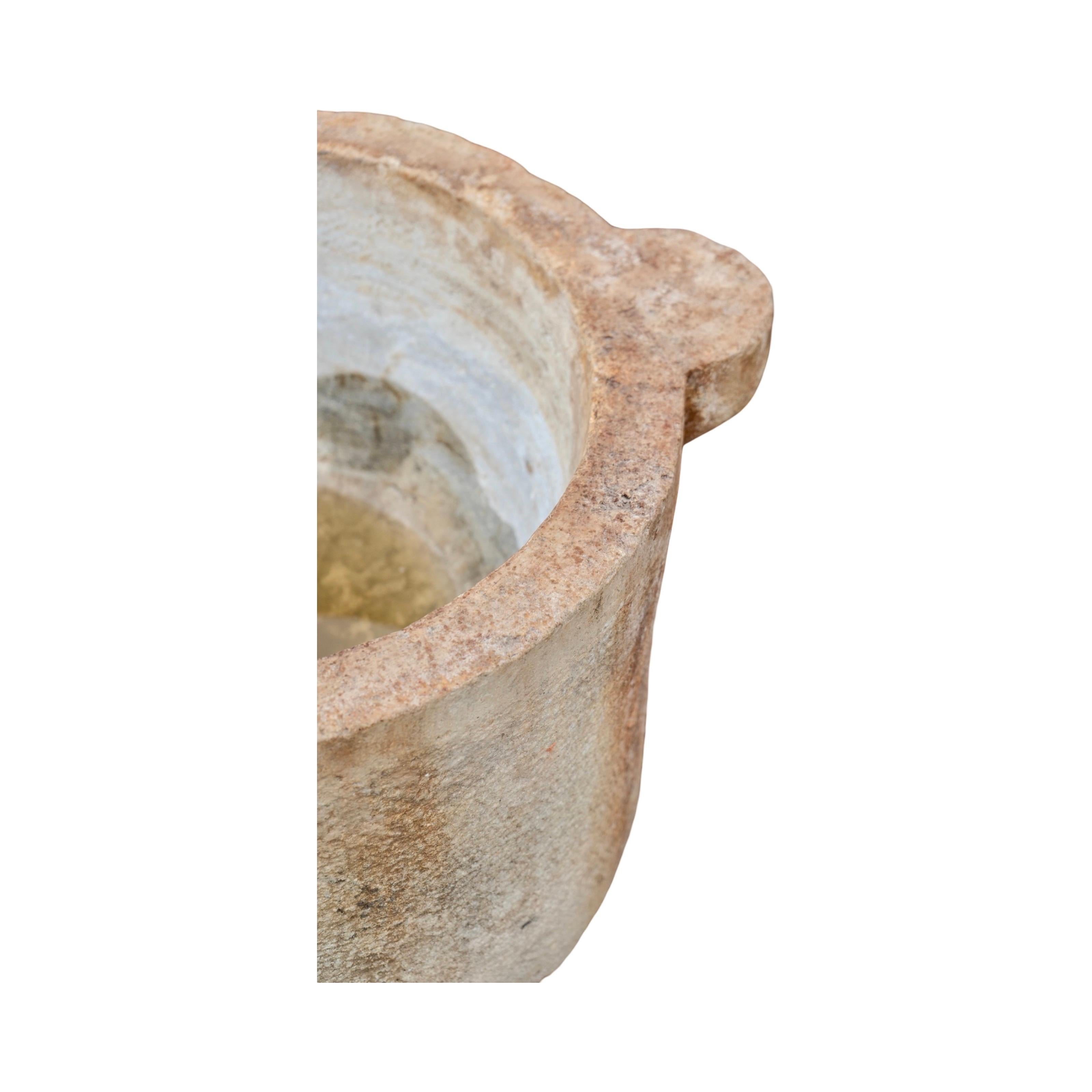 XIXe siècle Vase ancien en pierre calcaire française en vente