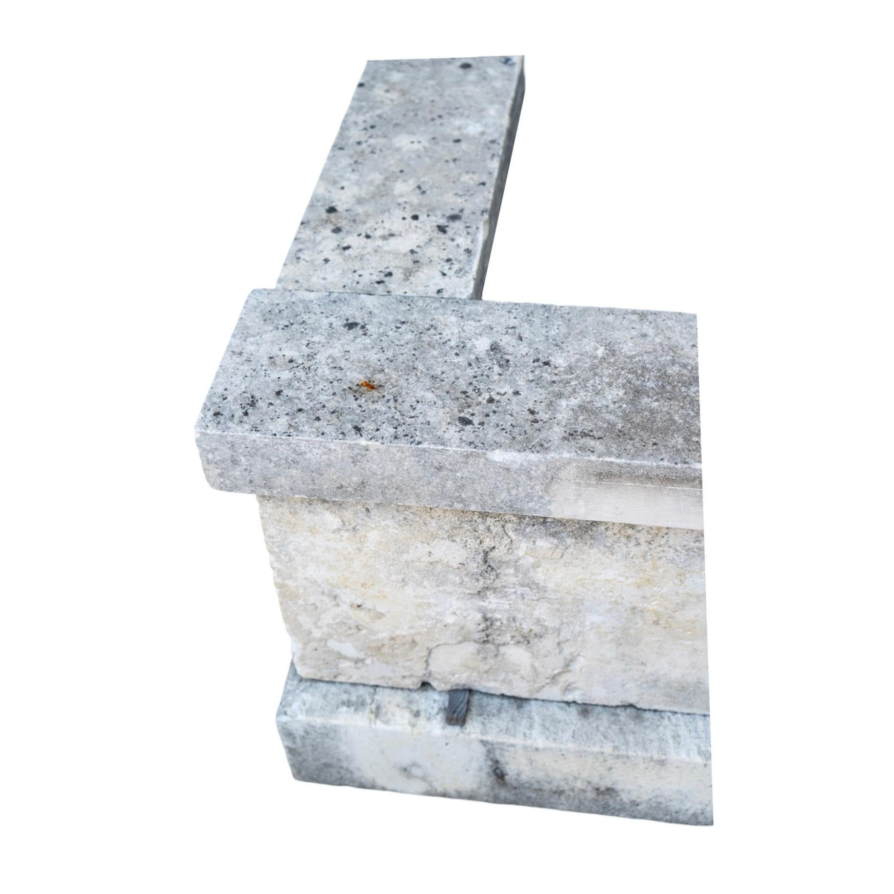Fuente de pared de piedra caliza Antique French en venta 1