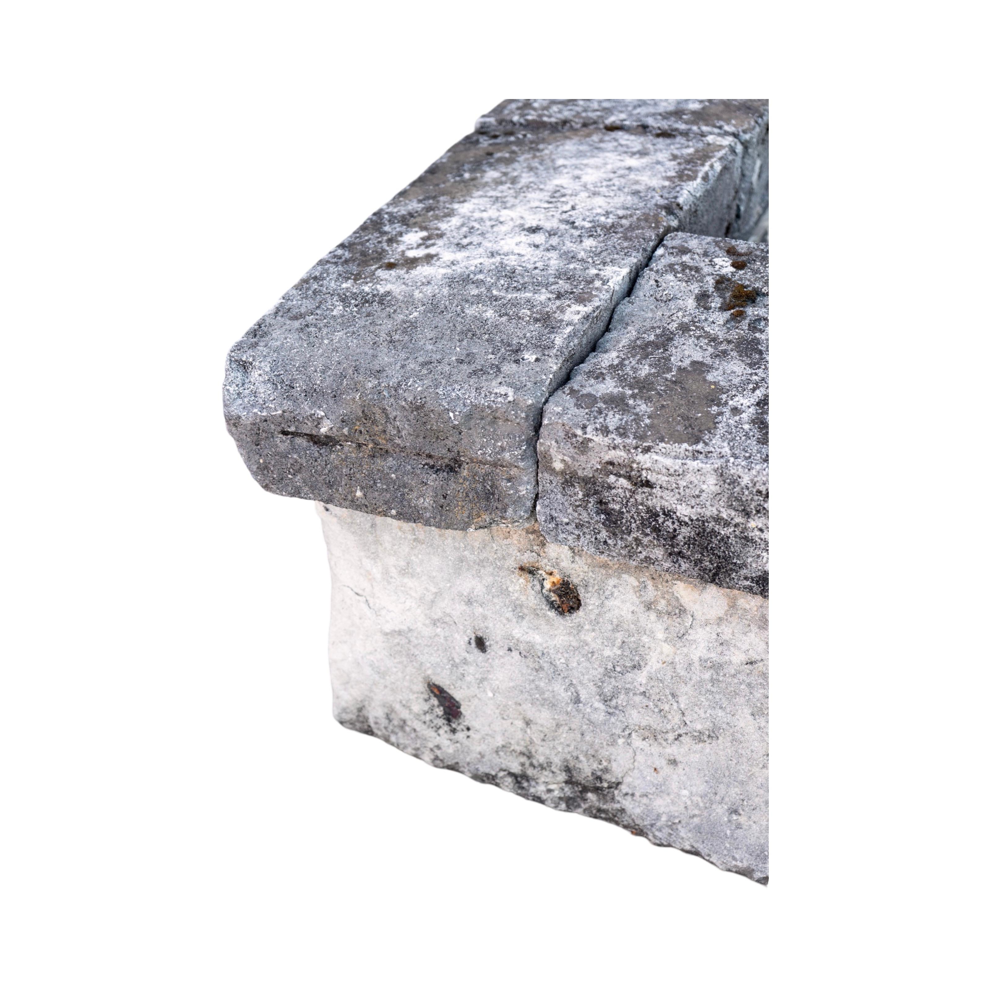Fuente de pared de piedra caliza Antique French en venta 2