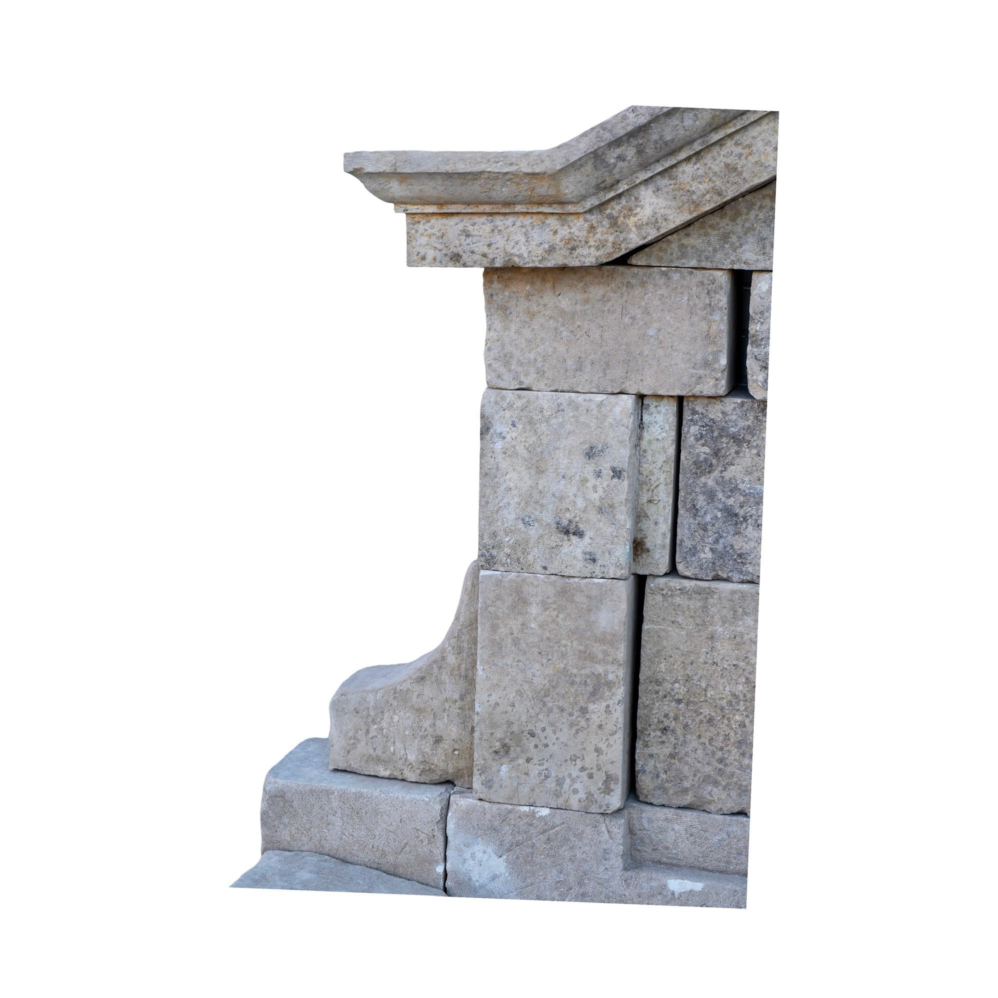 Fuente de pared de piedra caliza Antique French en venta 2
