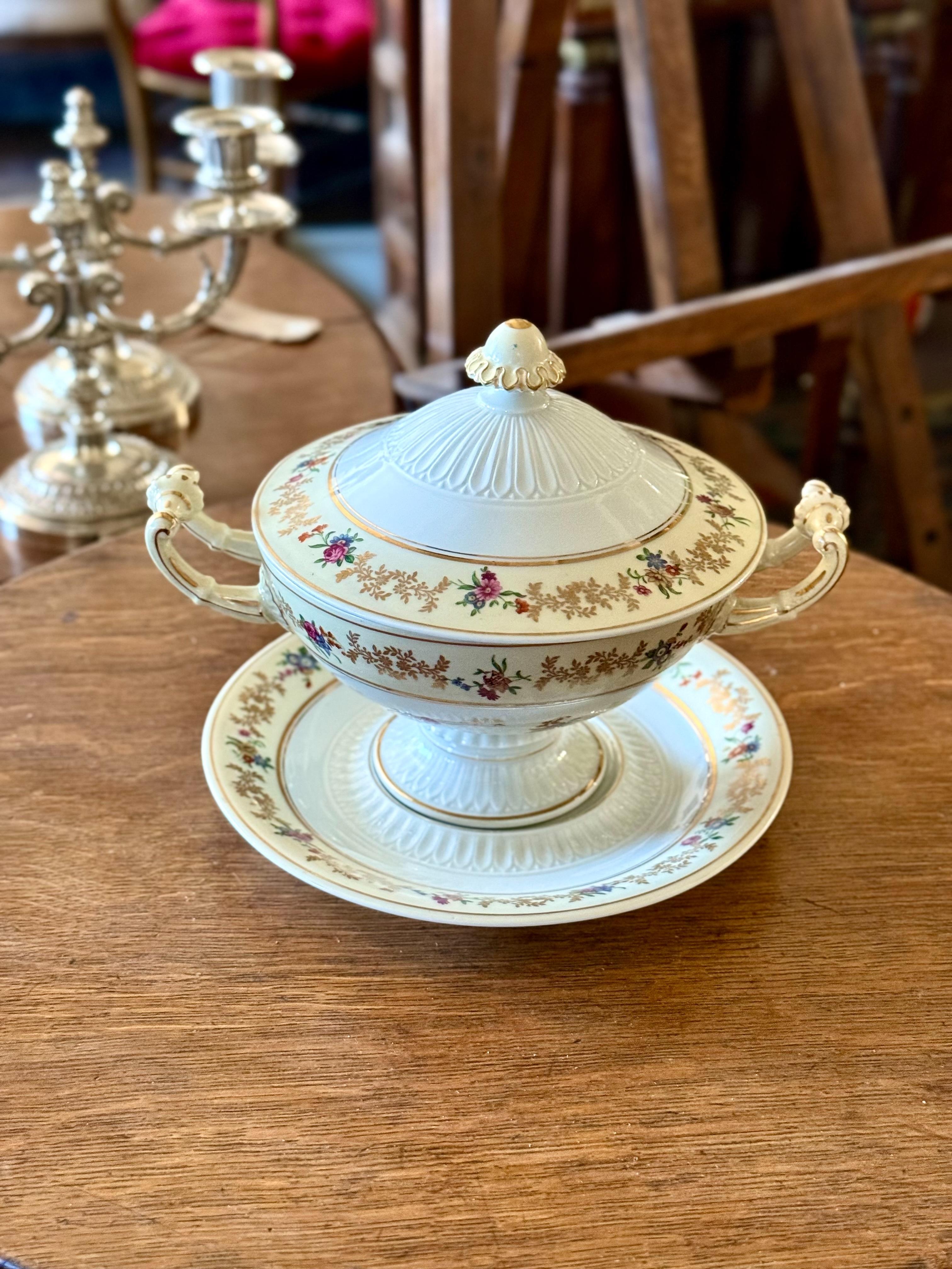 Antique French Limoges Bouillon Bowl by Raynaud & Cie, Swan Mark, c. 1895 For Sale 10