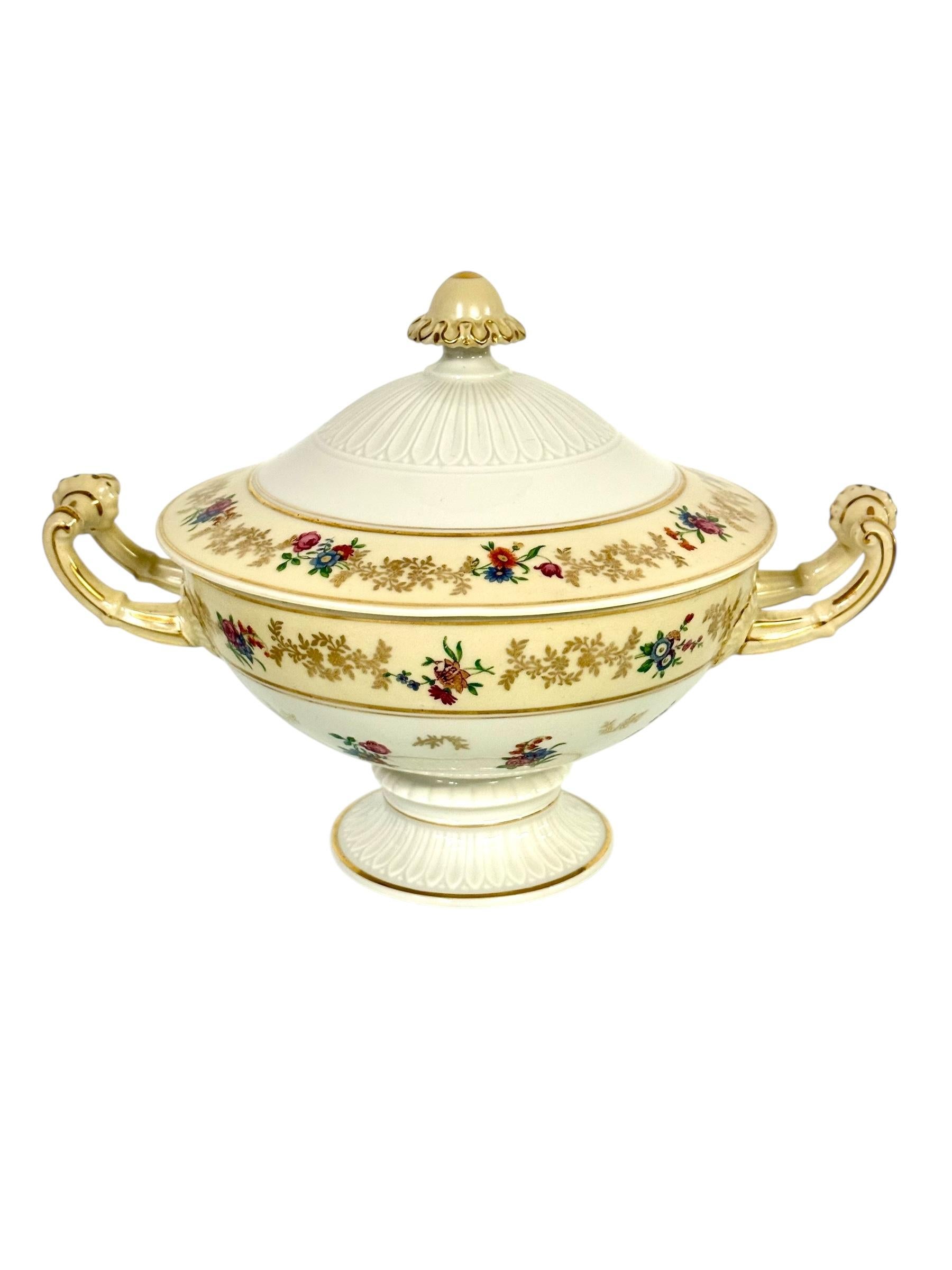 Antique French Limoges Bouillon Bowl by Raynaud & Cie, Swan Mark, c. 1895 For Sale 2