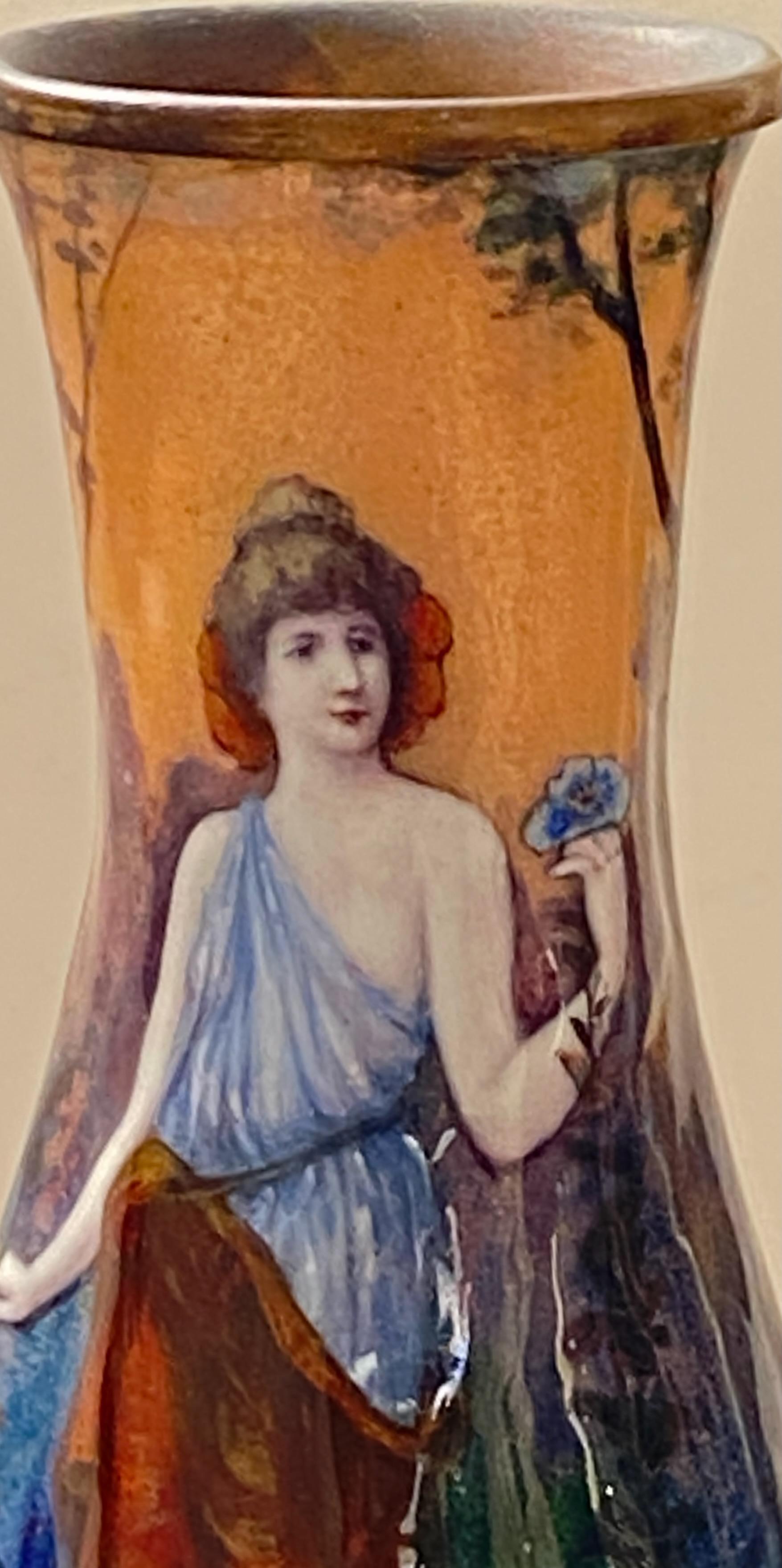 Français Vase portrait français ancien en émail de Limoges sur cuivre, 19ème siècle en vente