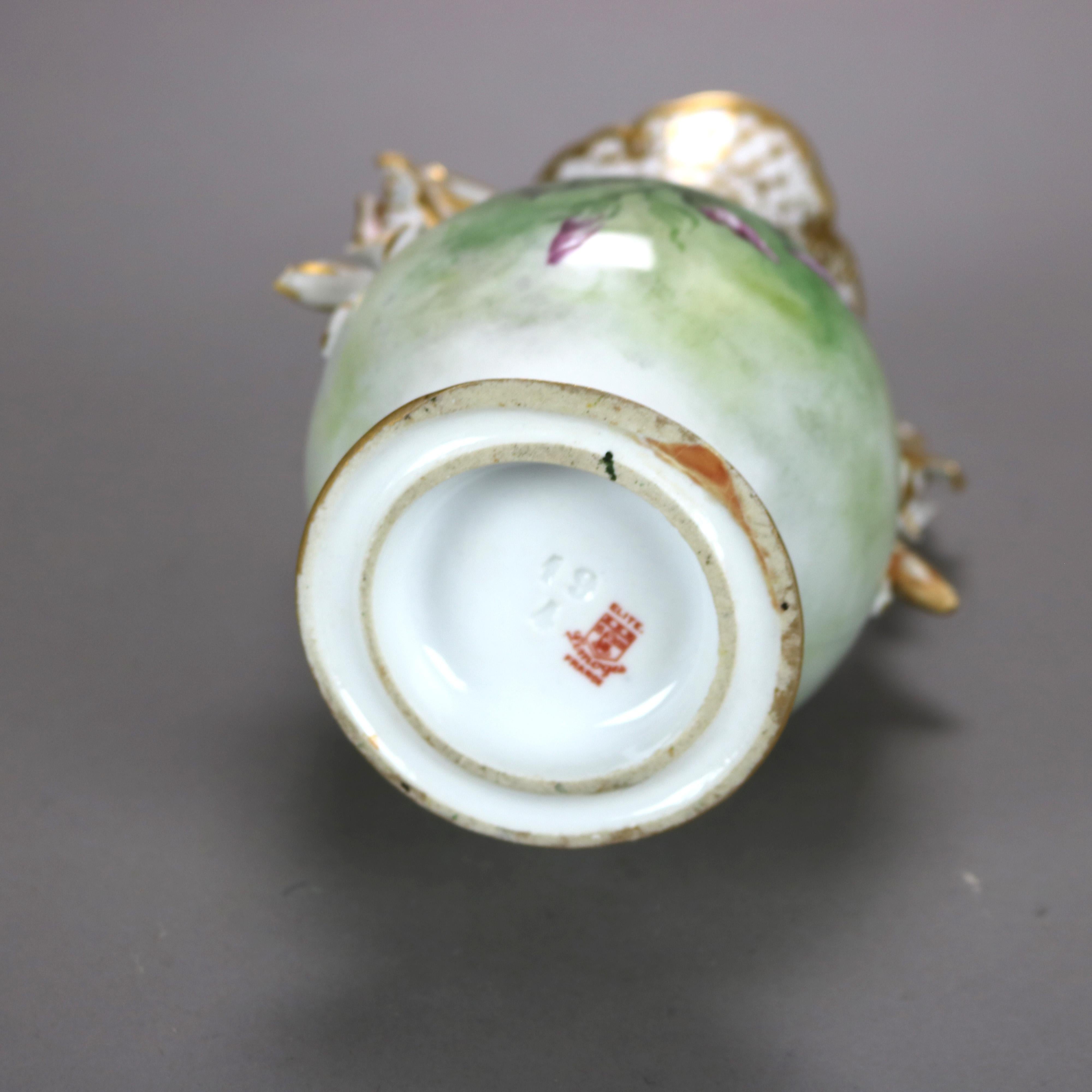 XIX secolo Antique French Limoges Morning Glory Vaso in porcellana dipinto a mano e dorato in vendita