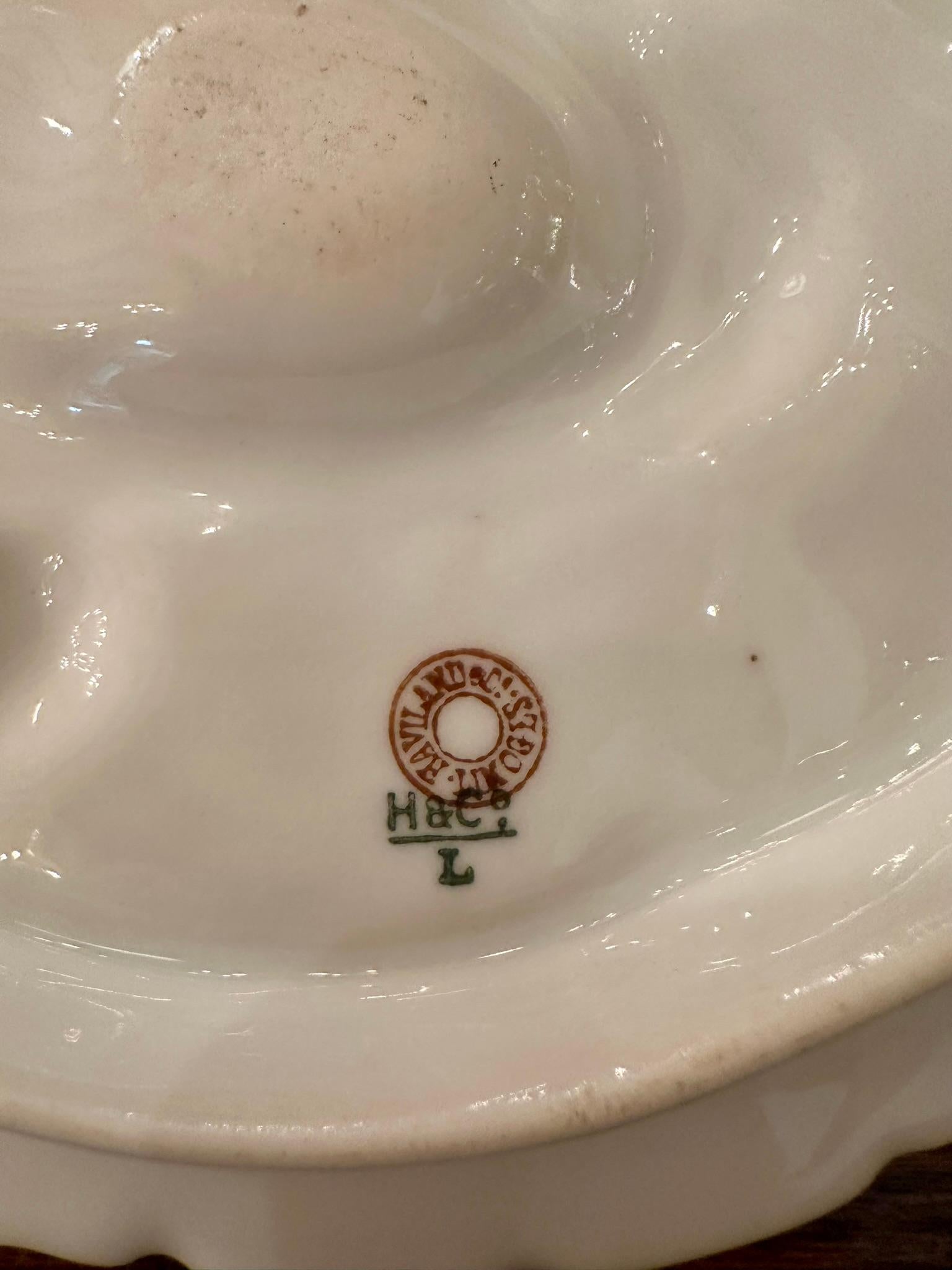 Antique French Limoges Porcelain Raspberry & Gold Turkey Pattern Oyster Plate For Sale 2