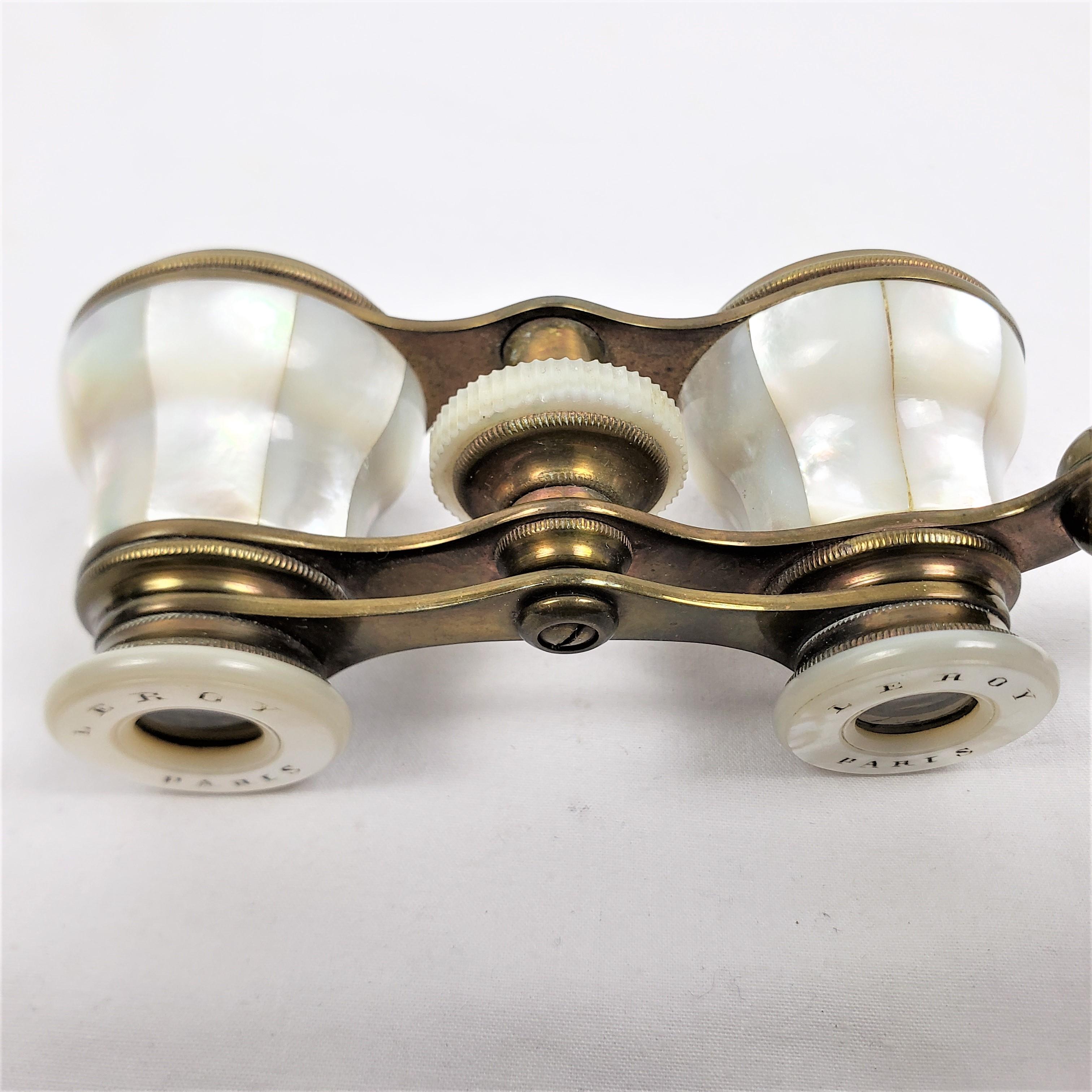 Antique French Lorgnette Binoculars or Opera Glasses in Brass & Mother of Pearl For Sale 7