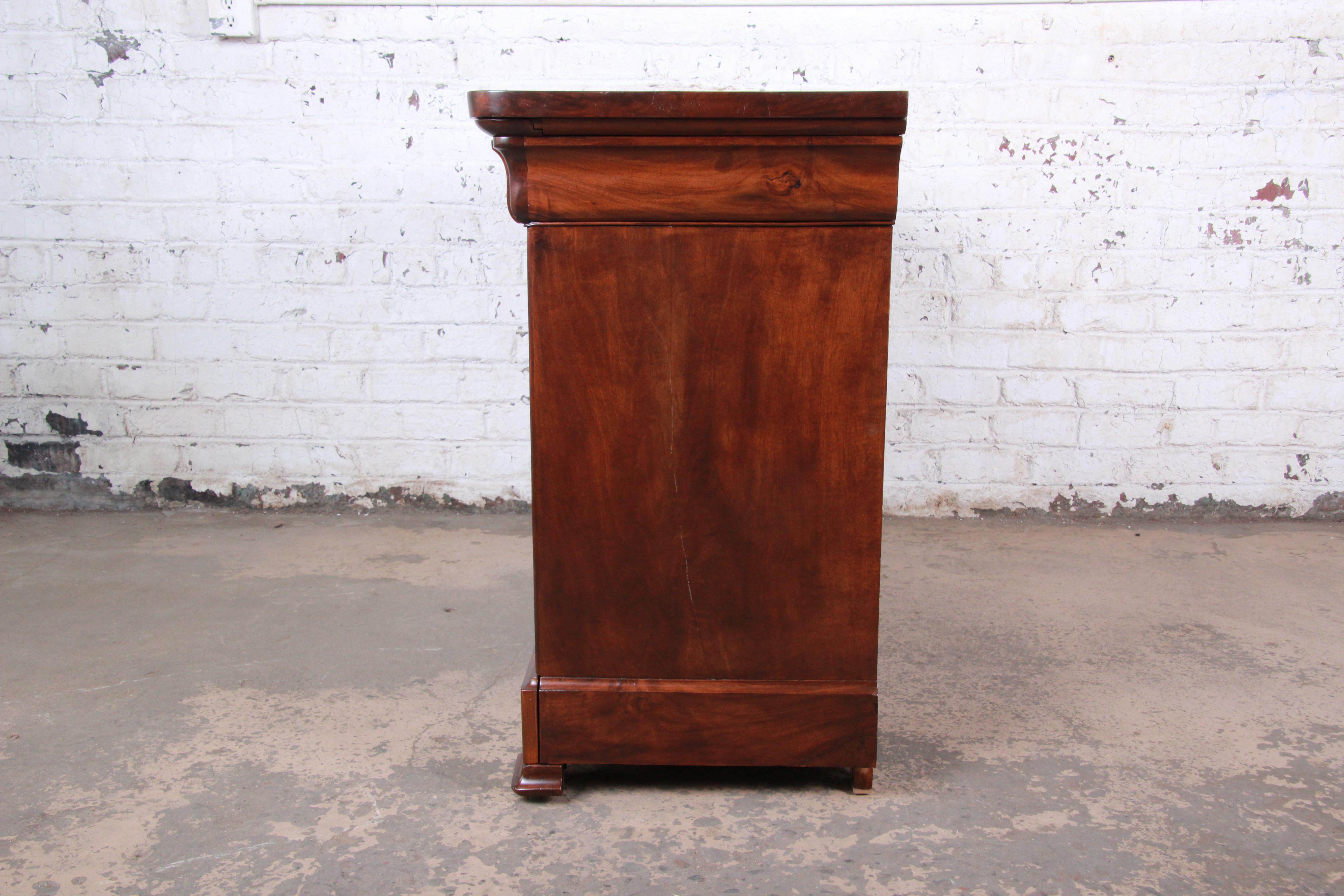Antique French Louis Philippe Burled Walnut Chest of Drawers, circa 1840 4
